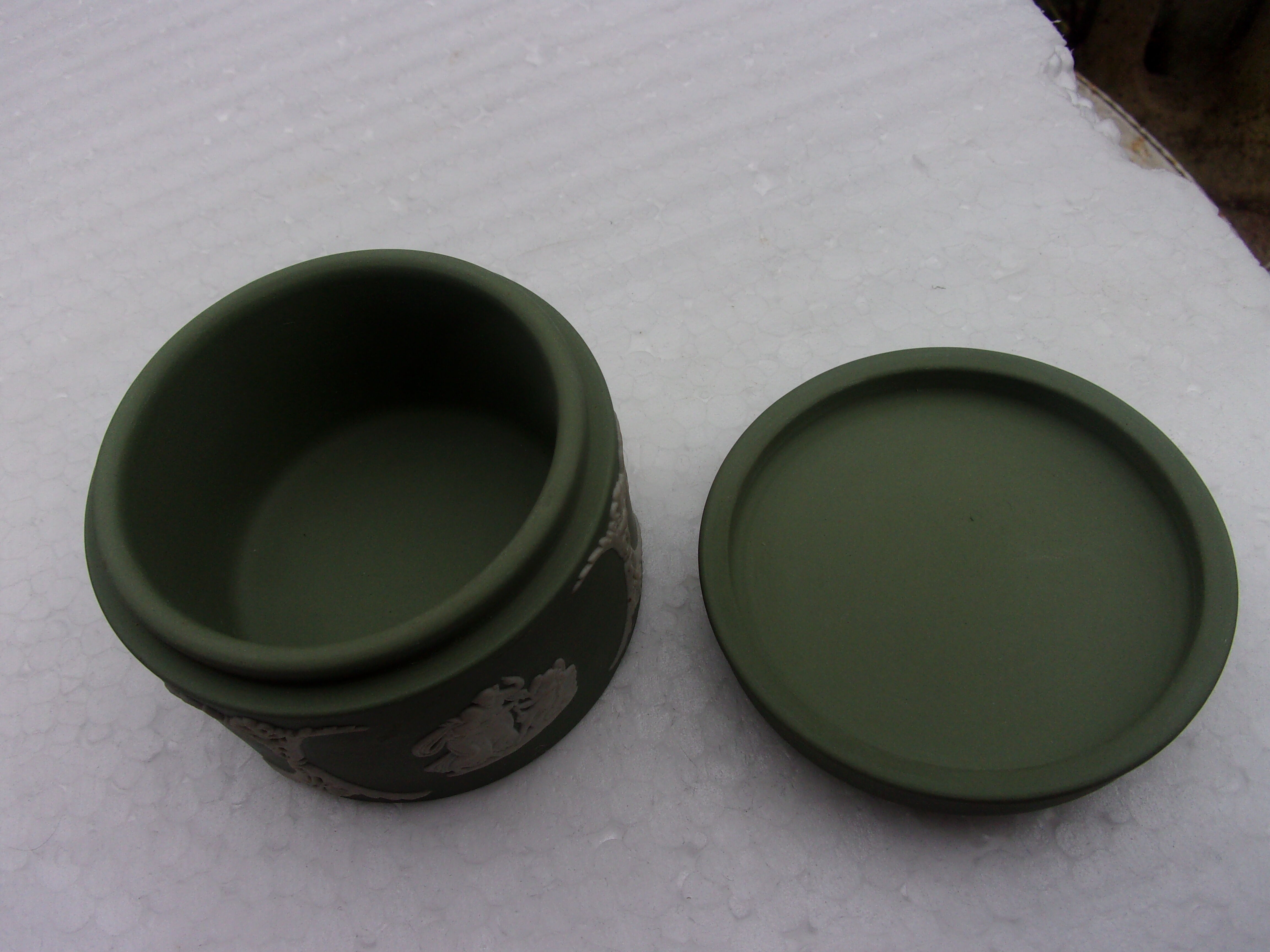 Boite a bijoux ancienne porcelaine wedgwood verte
