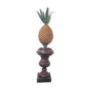 Ananas monté sur vase