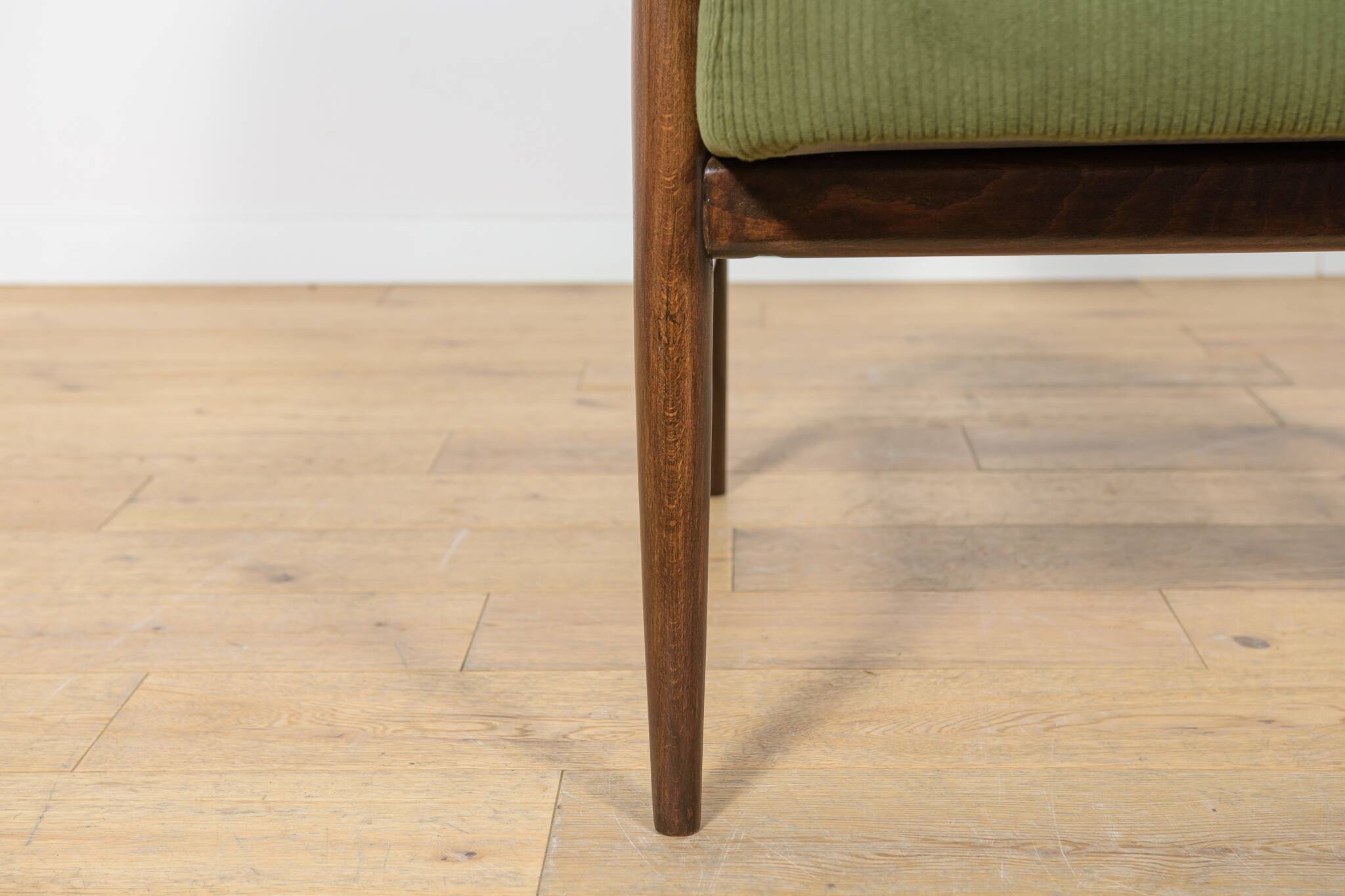 Model 300-192 Armchair by Juliusz Kedziorek for Goscinska Furniture Factory