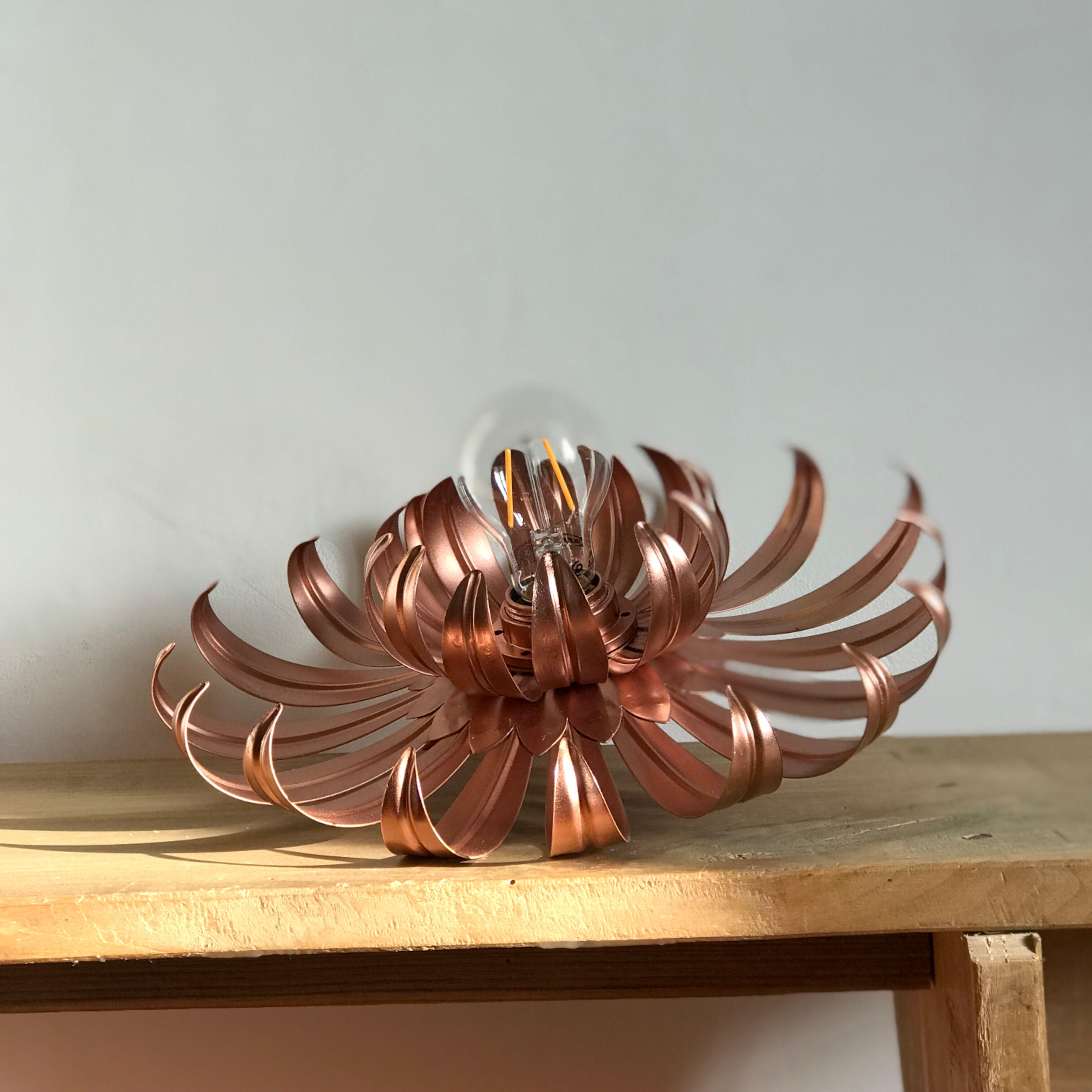 Vintage metal flower wall lamp