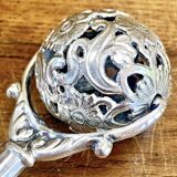 Ancien hochet grelot en argent