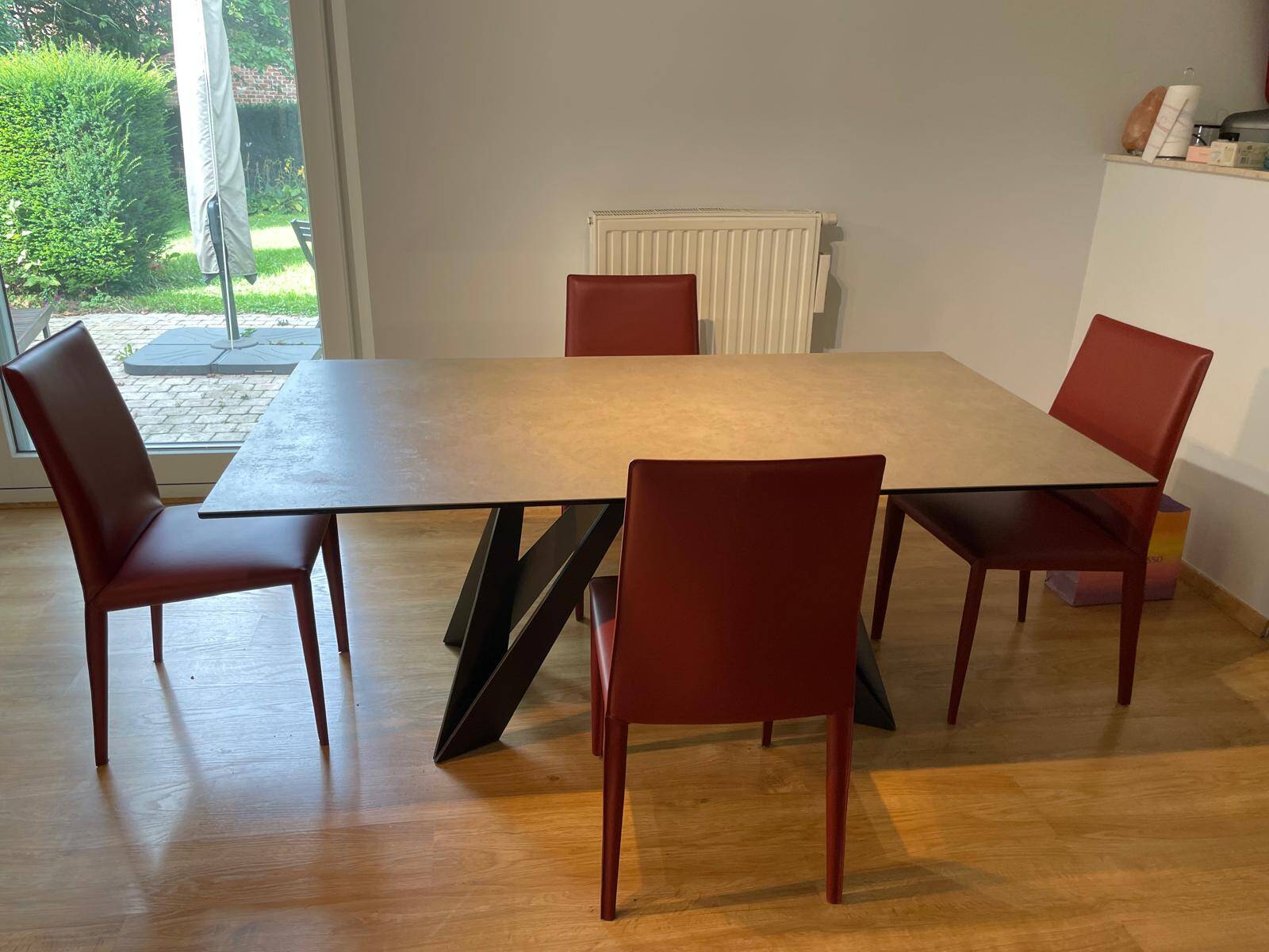 Roche bobois – design dining table + 4 chairs – excellent condition