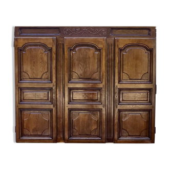 French handcrafted oak wardrobe – House of Centuries