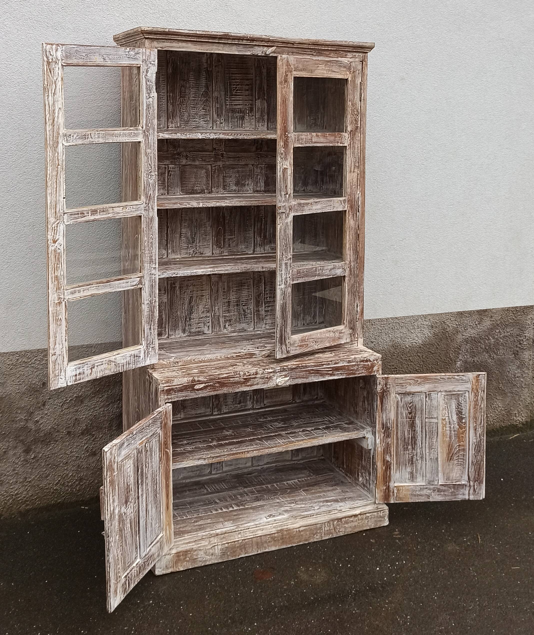 Vaisselier en bois ancien