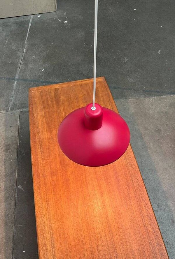 Suspension rouge modèle 728 danoise du milieu du siècle par Horn, années 1960