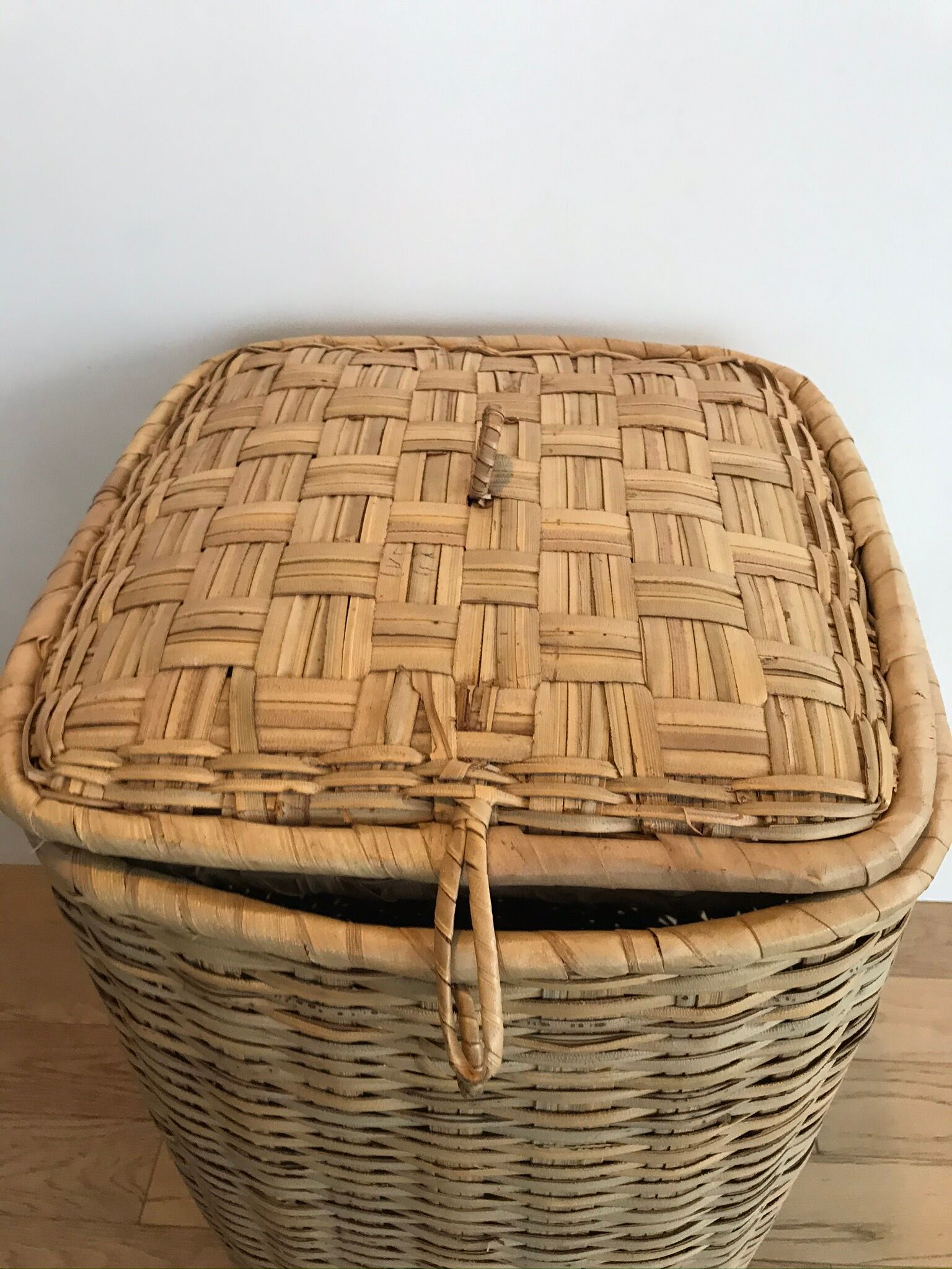 Large wicker/vintage bamboo laundry basket with lid