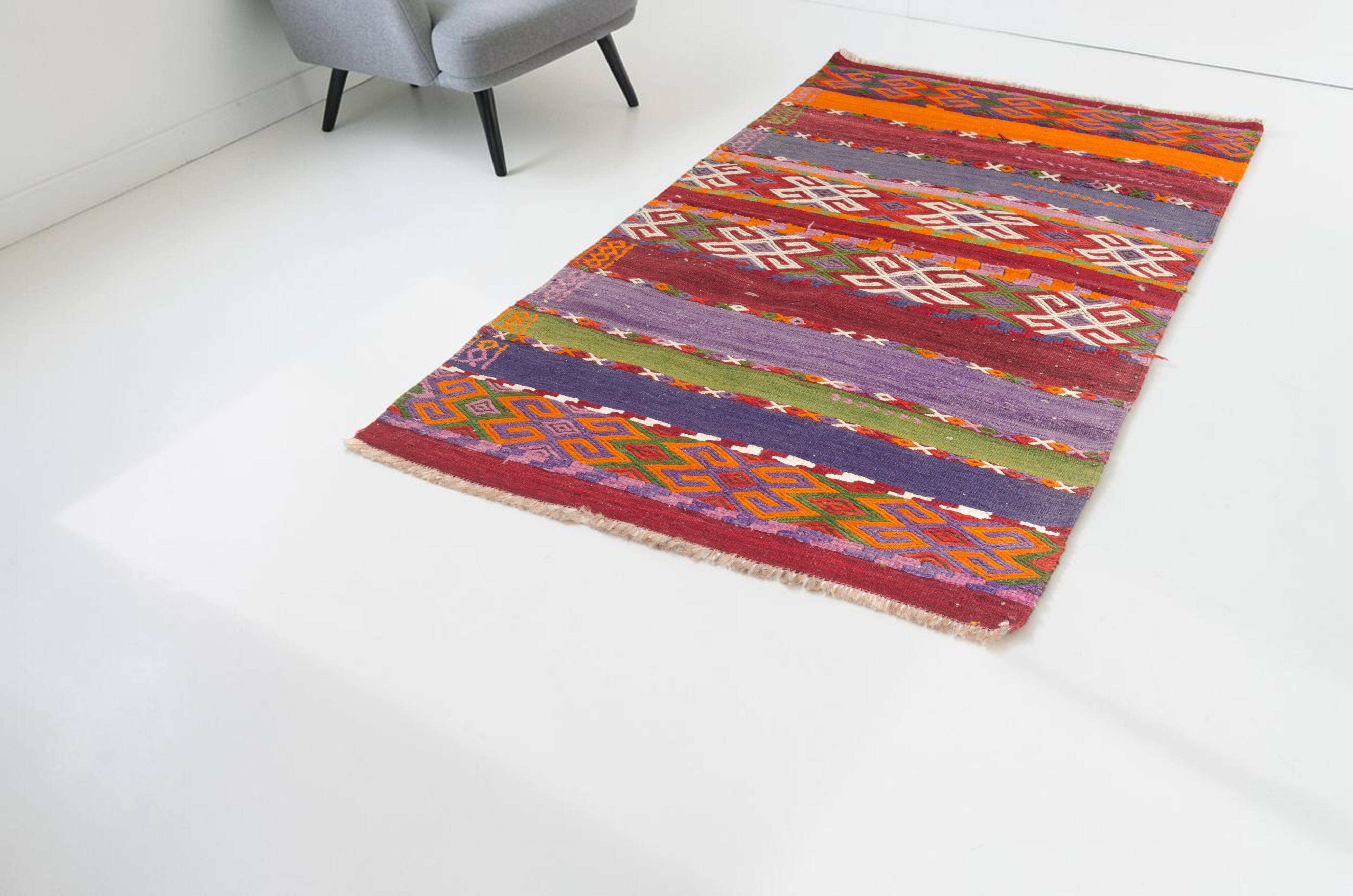 Vintage Turkish Small Kilim Rug sku-c129