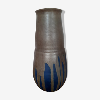 L. Pointu sandstone vase