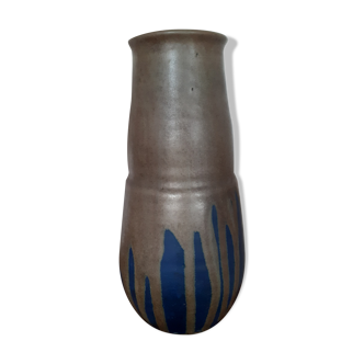 L. Pointu sandstone vase