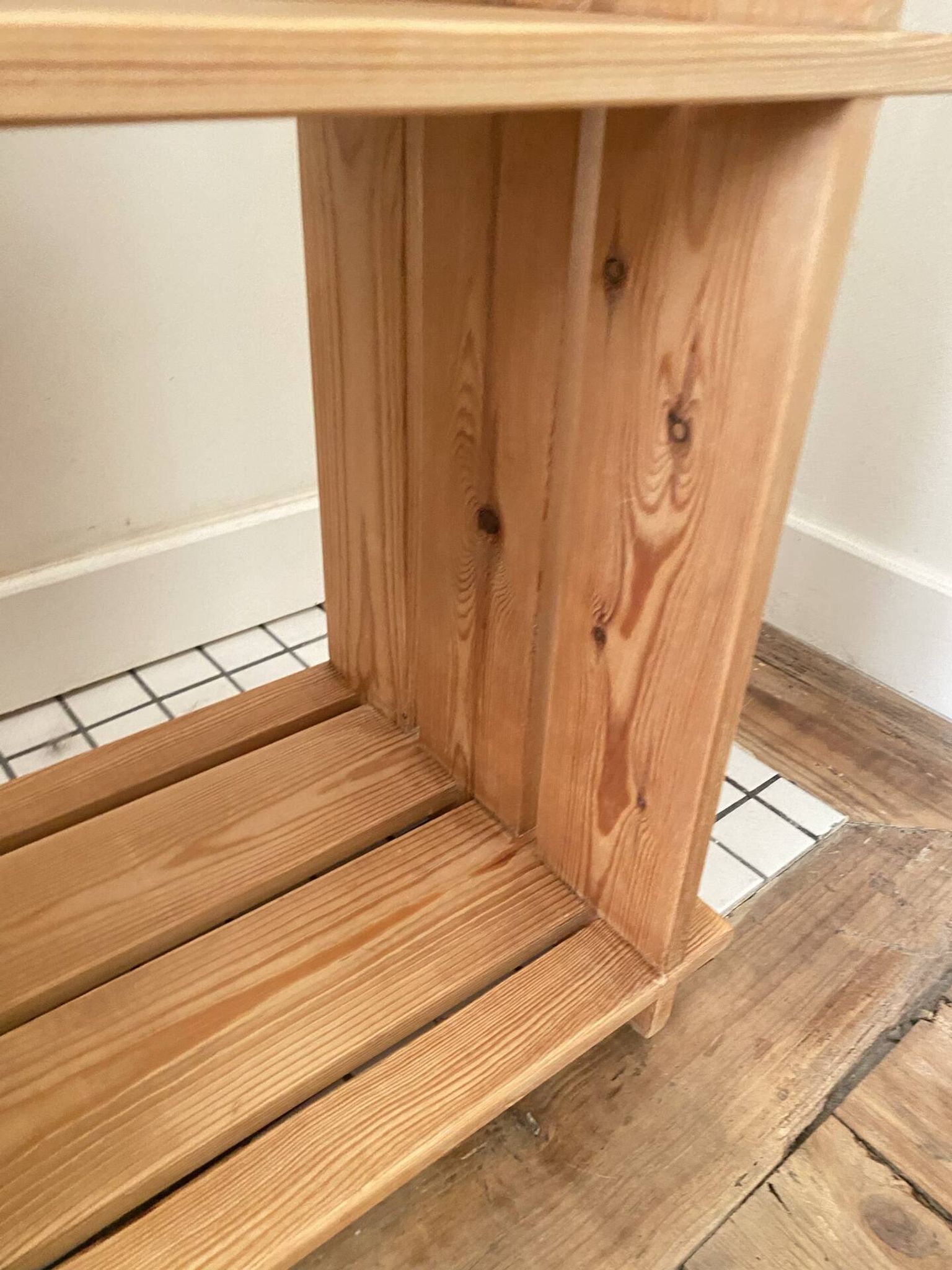 80's pine bookshelf