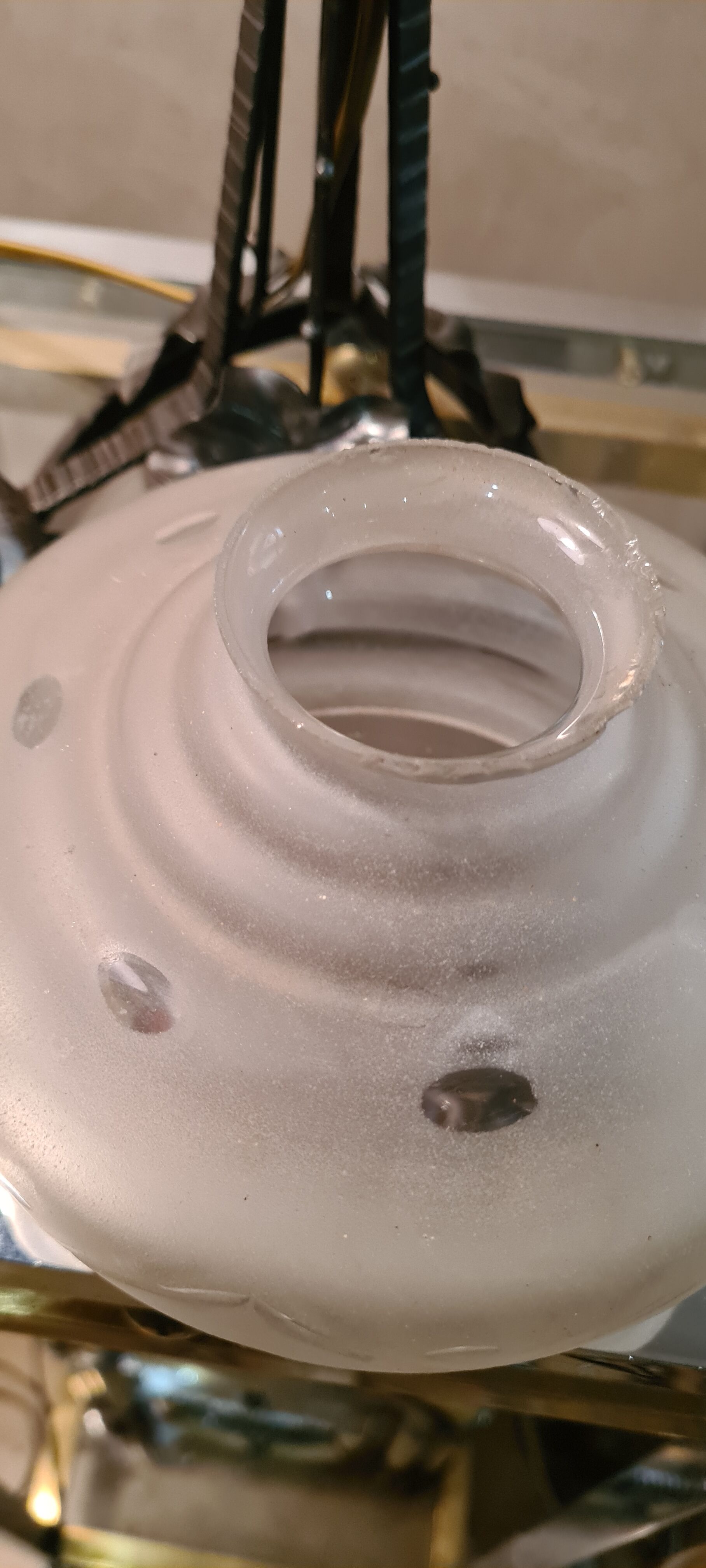 Lamp art deco and lampshade in opaque glass