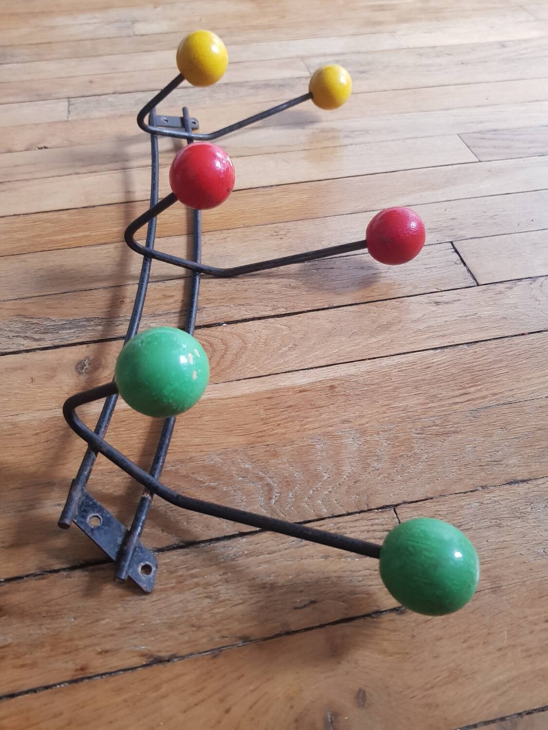 6-ball wall coat rack