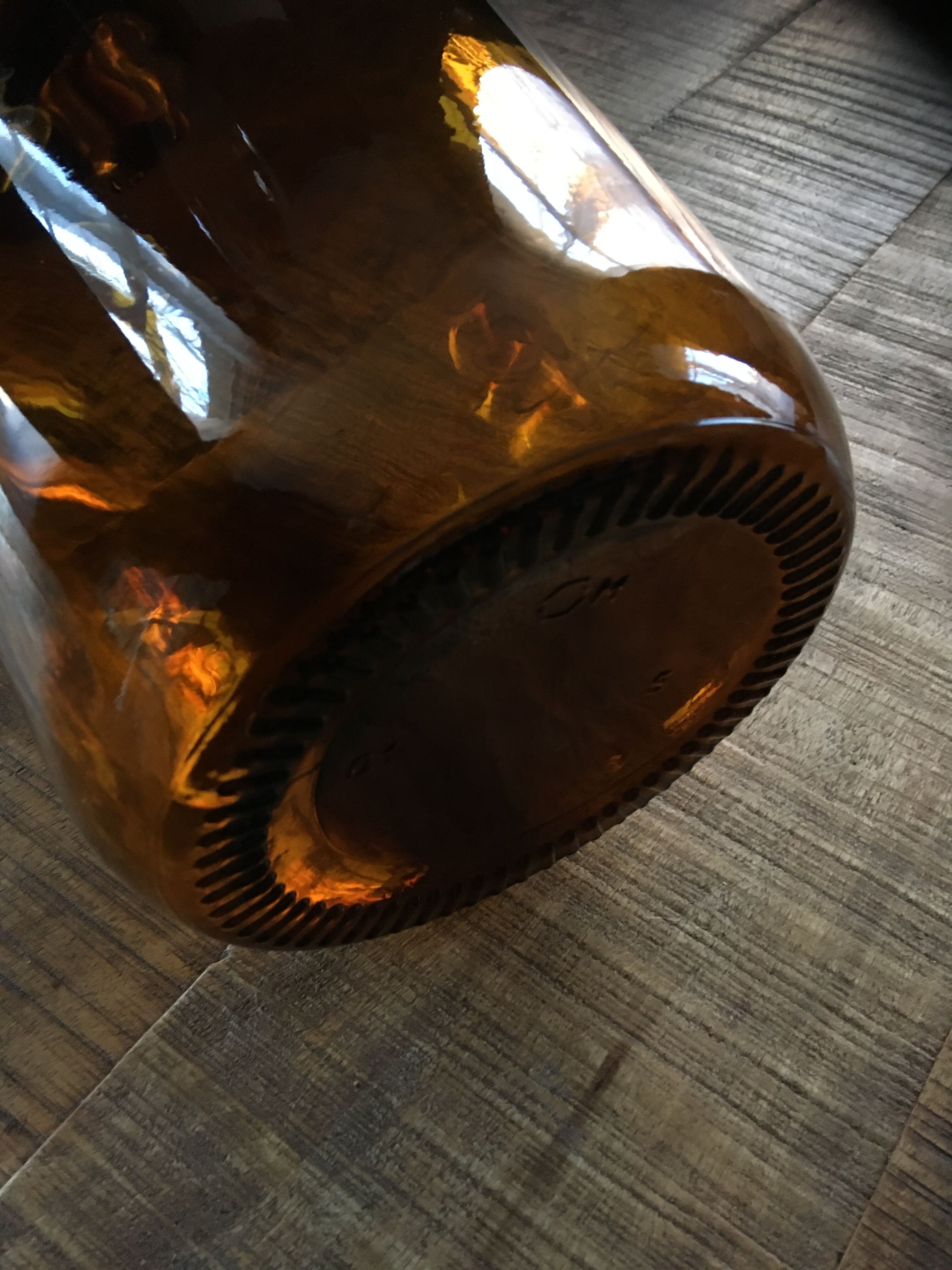 Cylinder amber glass