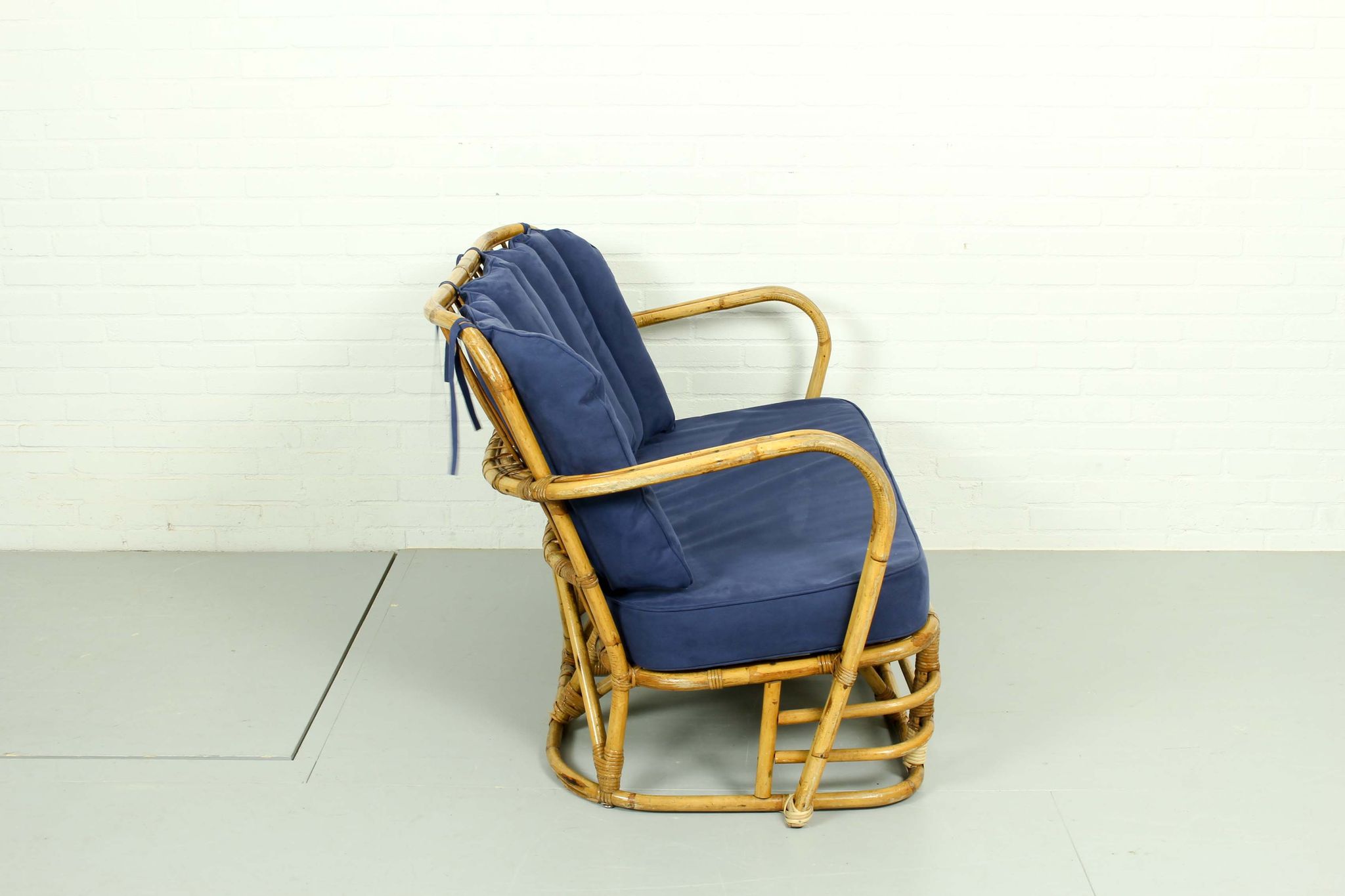 Ensemble rare de salon de rotin de milieu du siècle