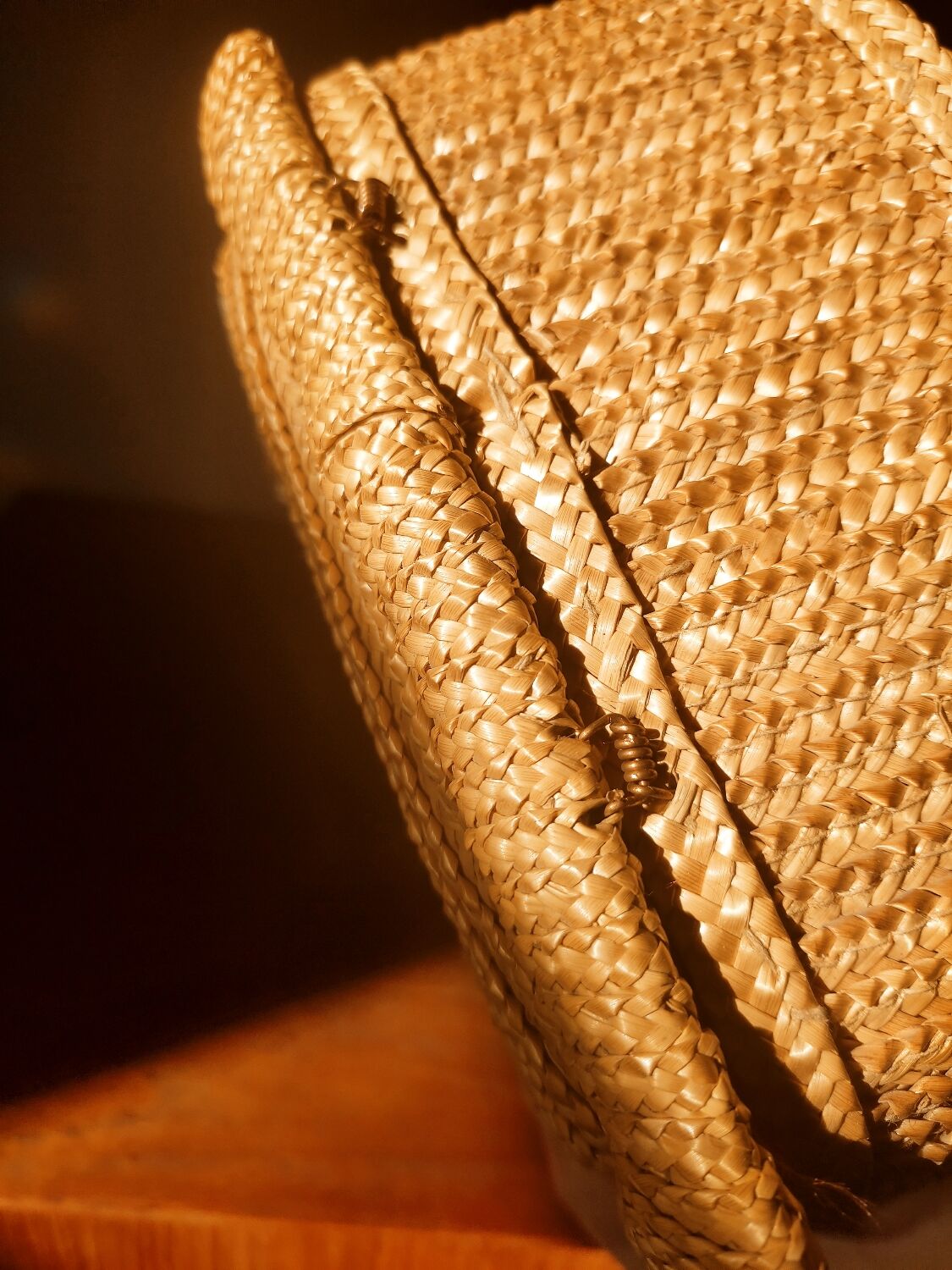 Boite à bijoux en paille tressée