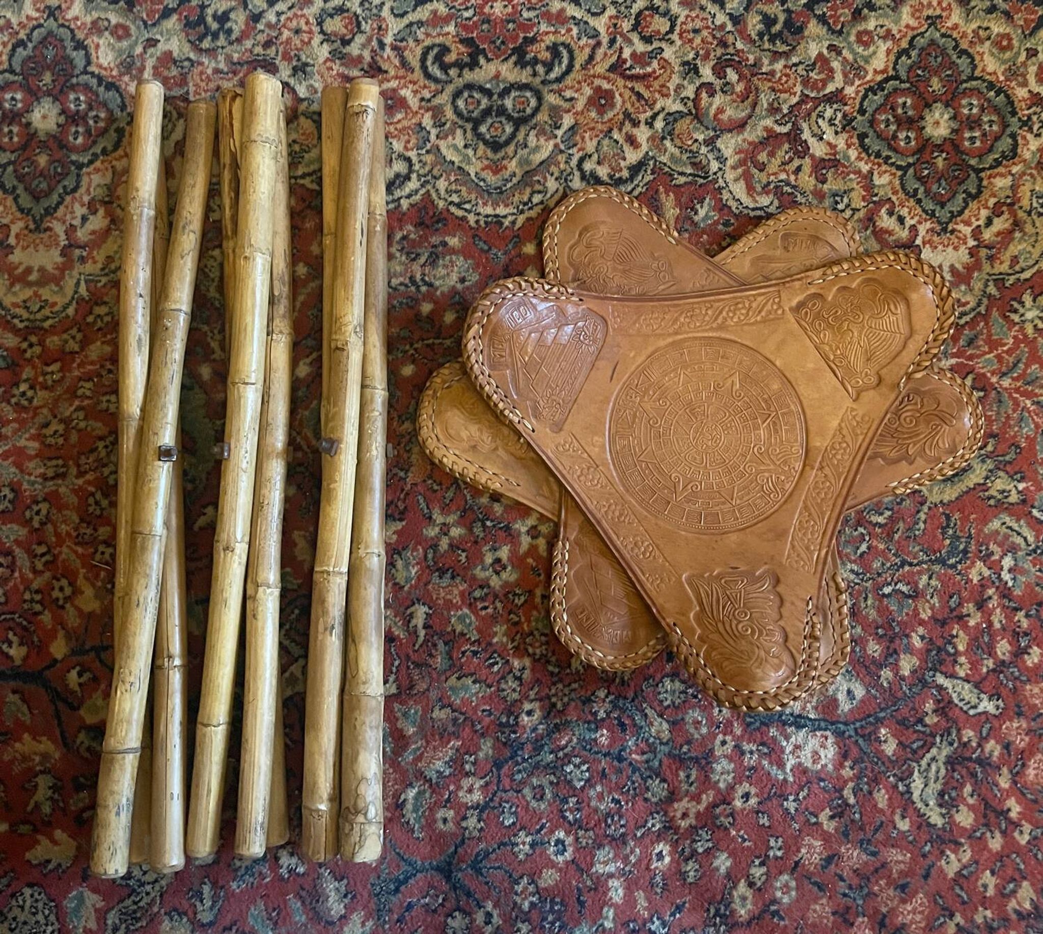 Tabourets tripodes mexicain vintage en bambou et cuir
