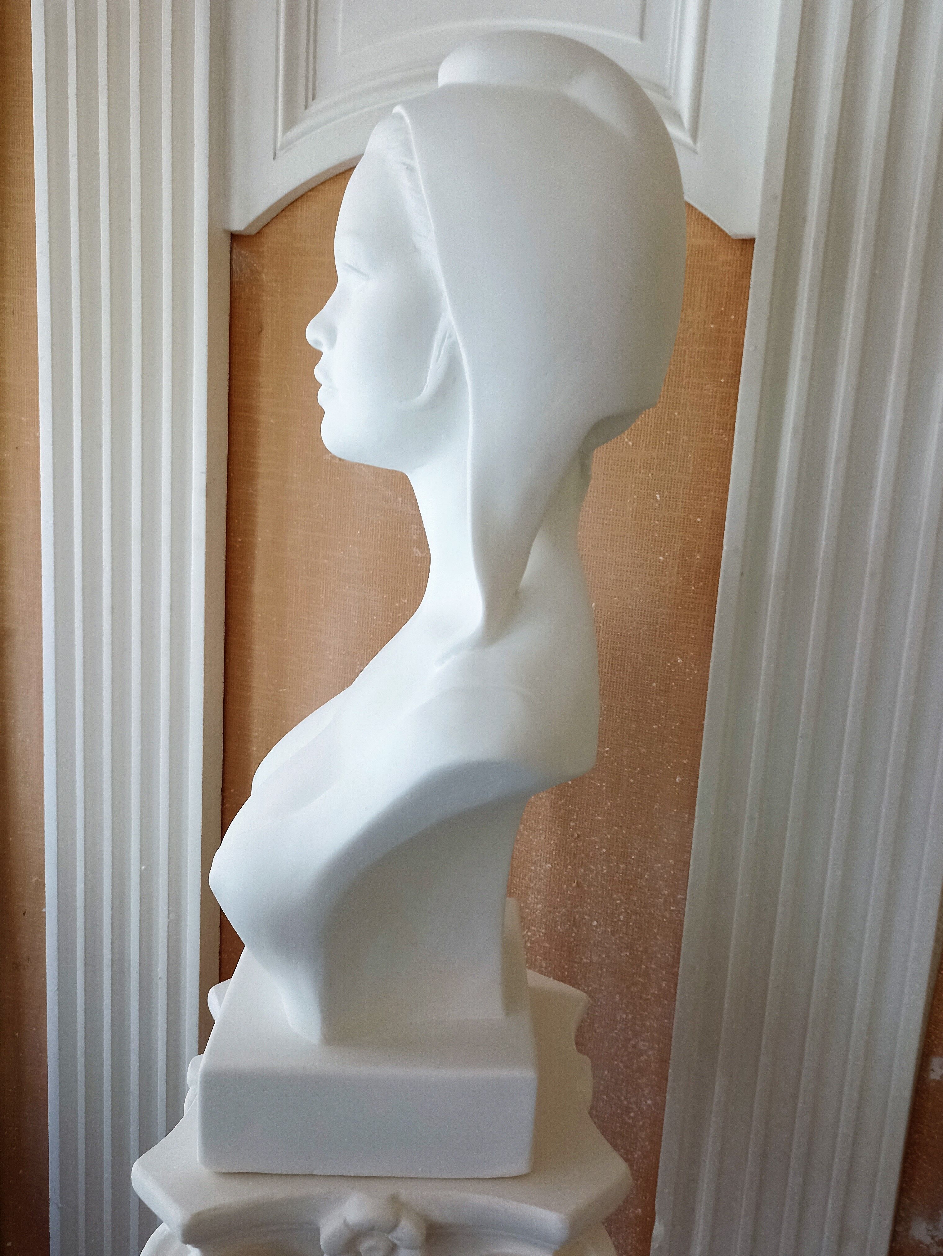 Large bust Marianne H:64cm B. Bardot