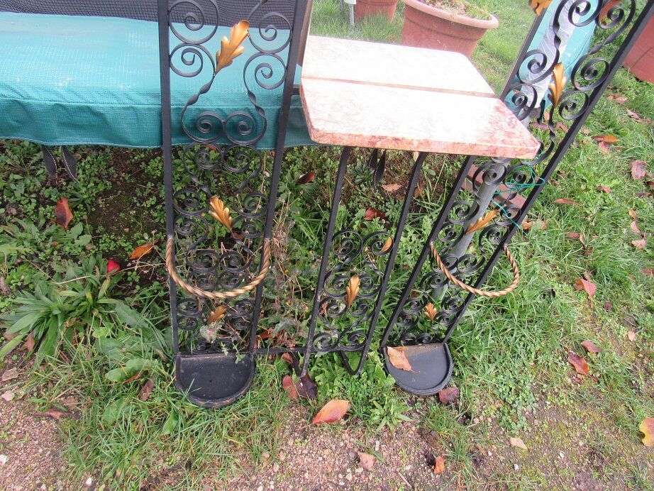 Mirror coat holder