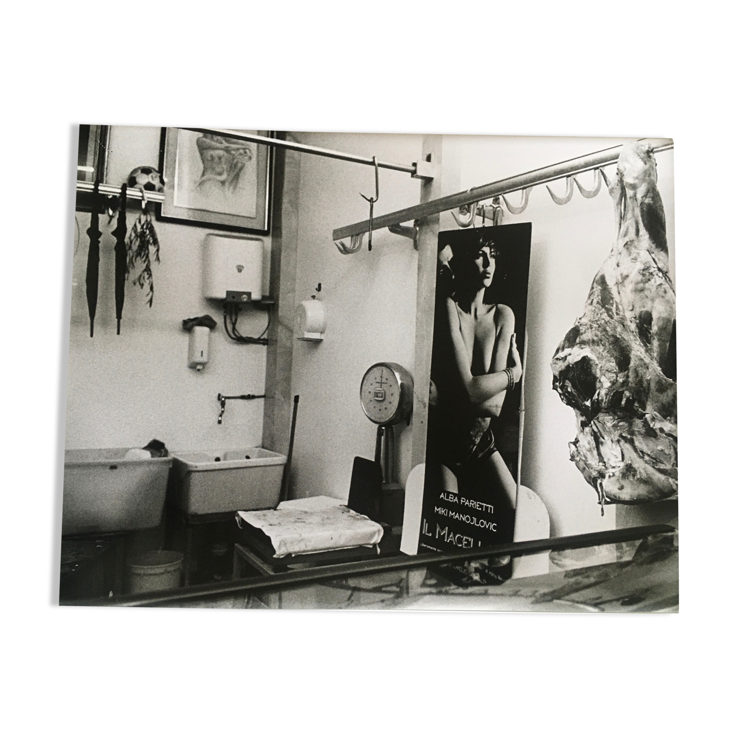 Draw Italy 90s - Female nude in a butcher shop