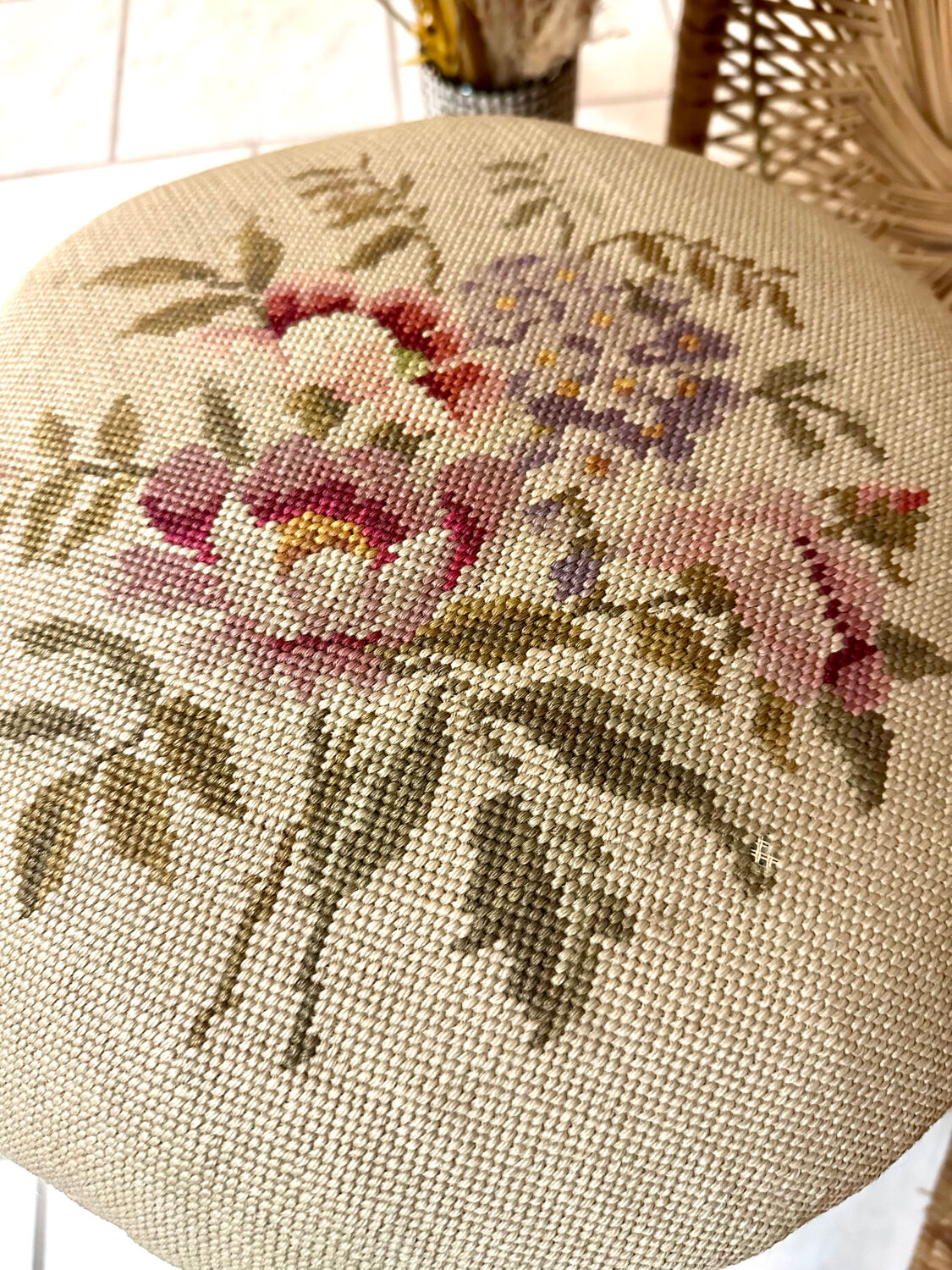 Antique Napoleon III adjustable piano stool and canvas