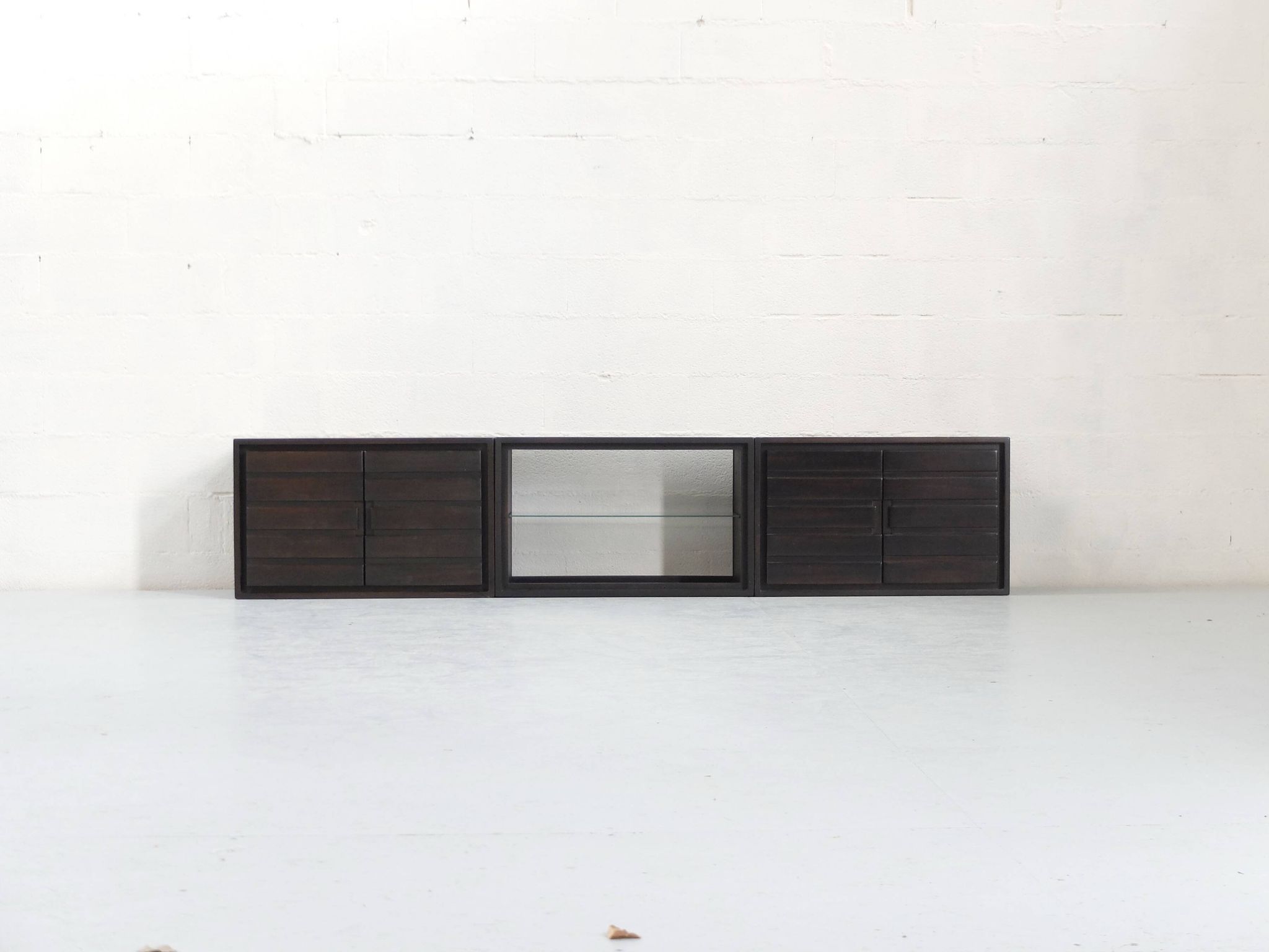 Enfilade 3 modules, bois d'iroko massif