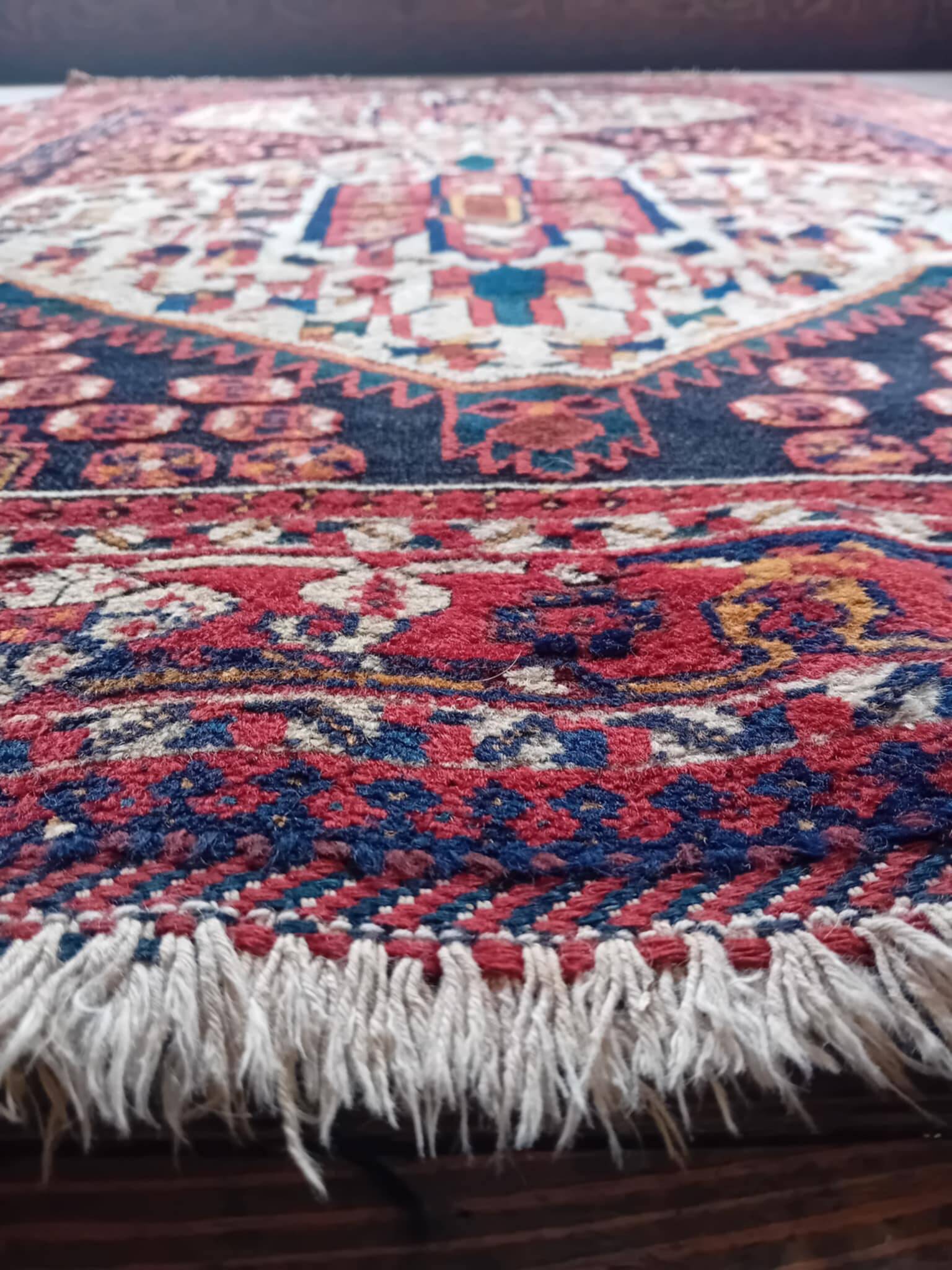Handmade Persian rug 190x130cm