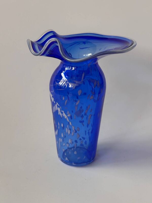 Vase en verre soufflé signé Martine Durand-Gasselin
