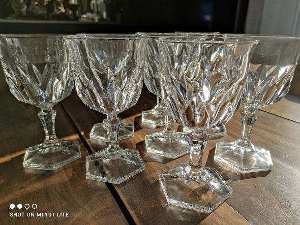 Set of 9 thick glass wine glasses faceted hexagonal foot