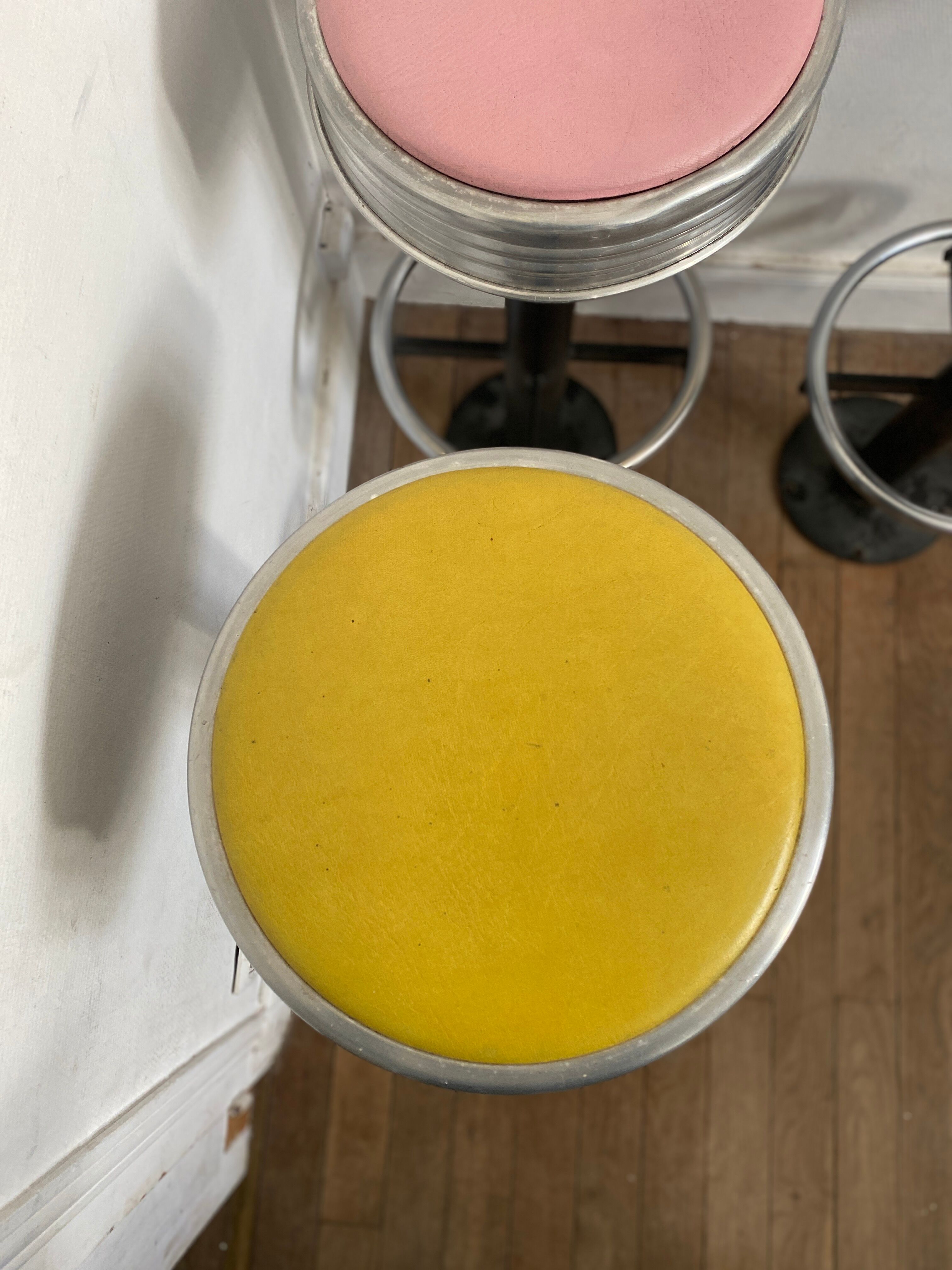 3 stools dinner dinners American dinner's