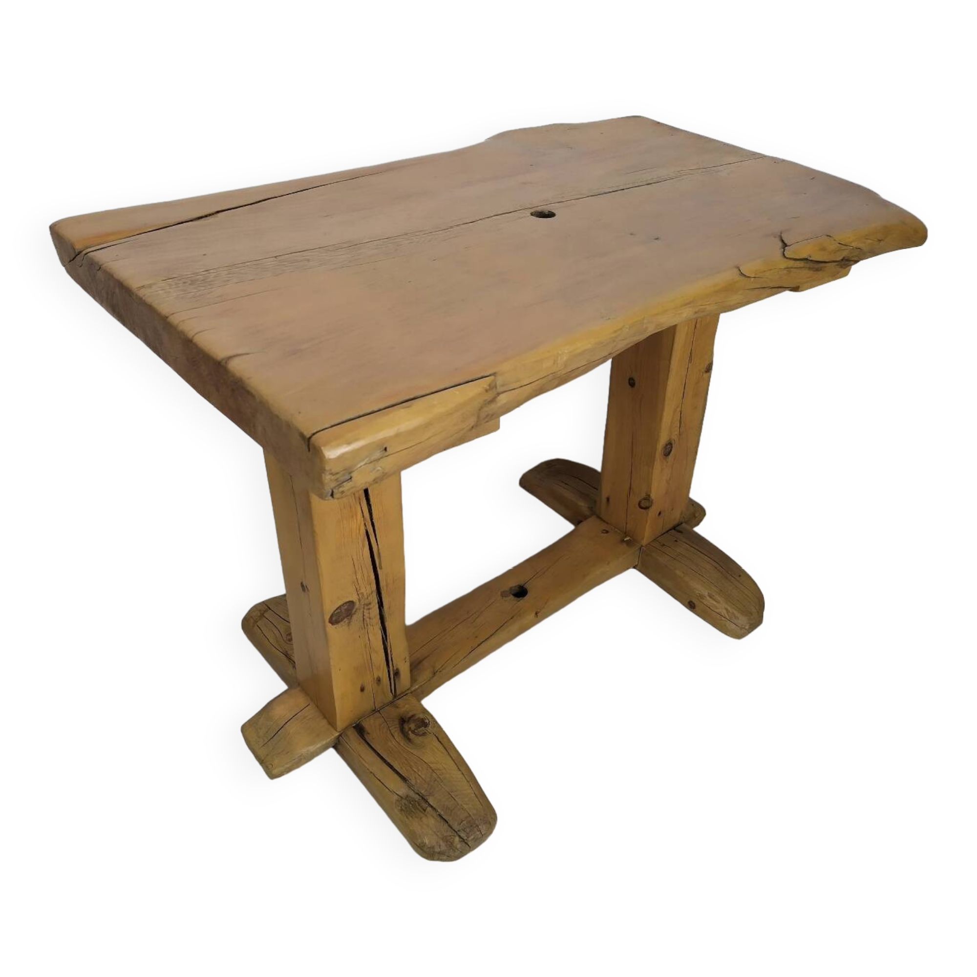 Table extérieur brutaliste