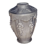 Art"deco vase with vine decoration