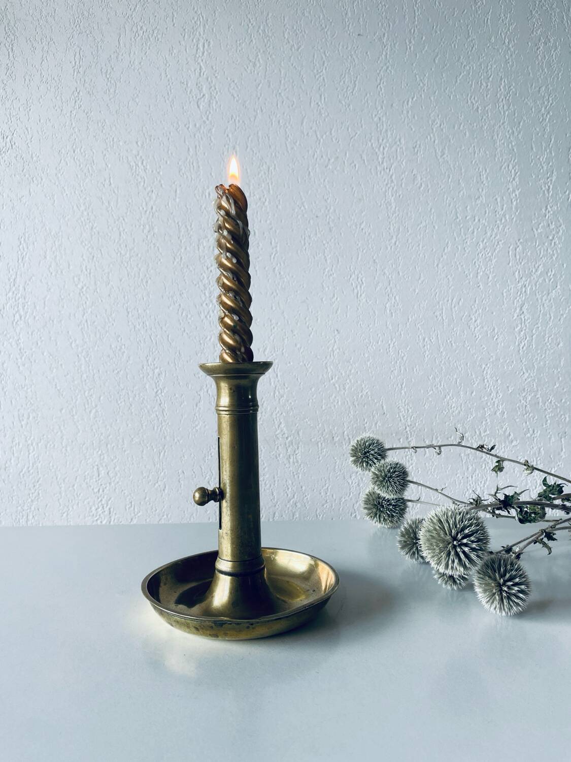 Classic candle holder