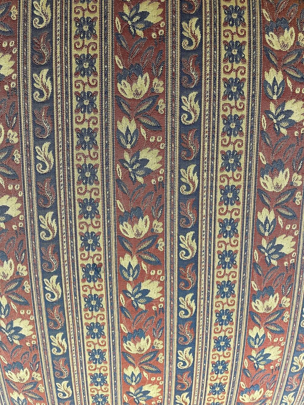 Chauffeuse scandinave en tissu, années 1950