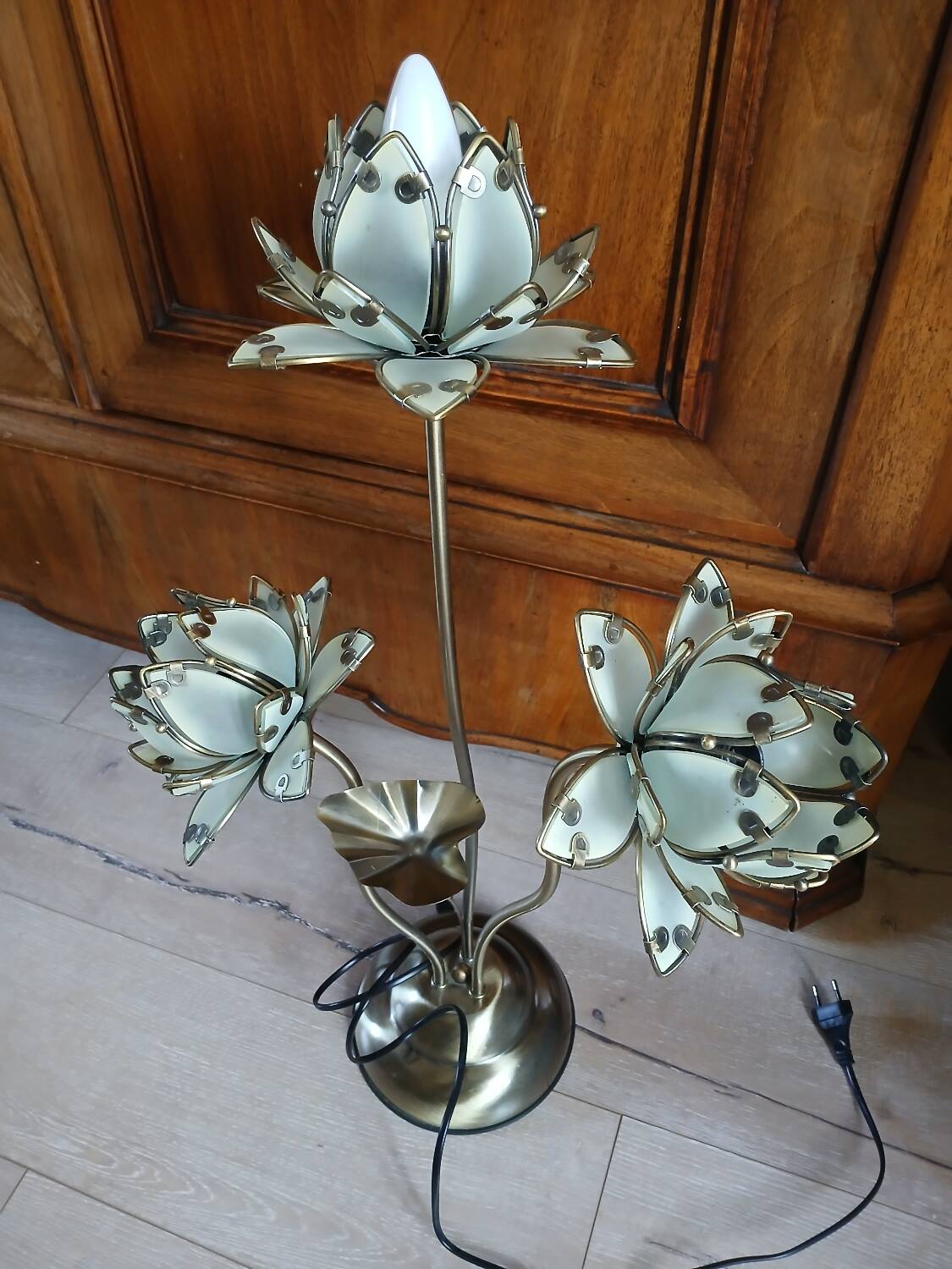 Antique Lotus Flower Lamp