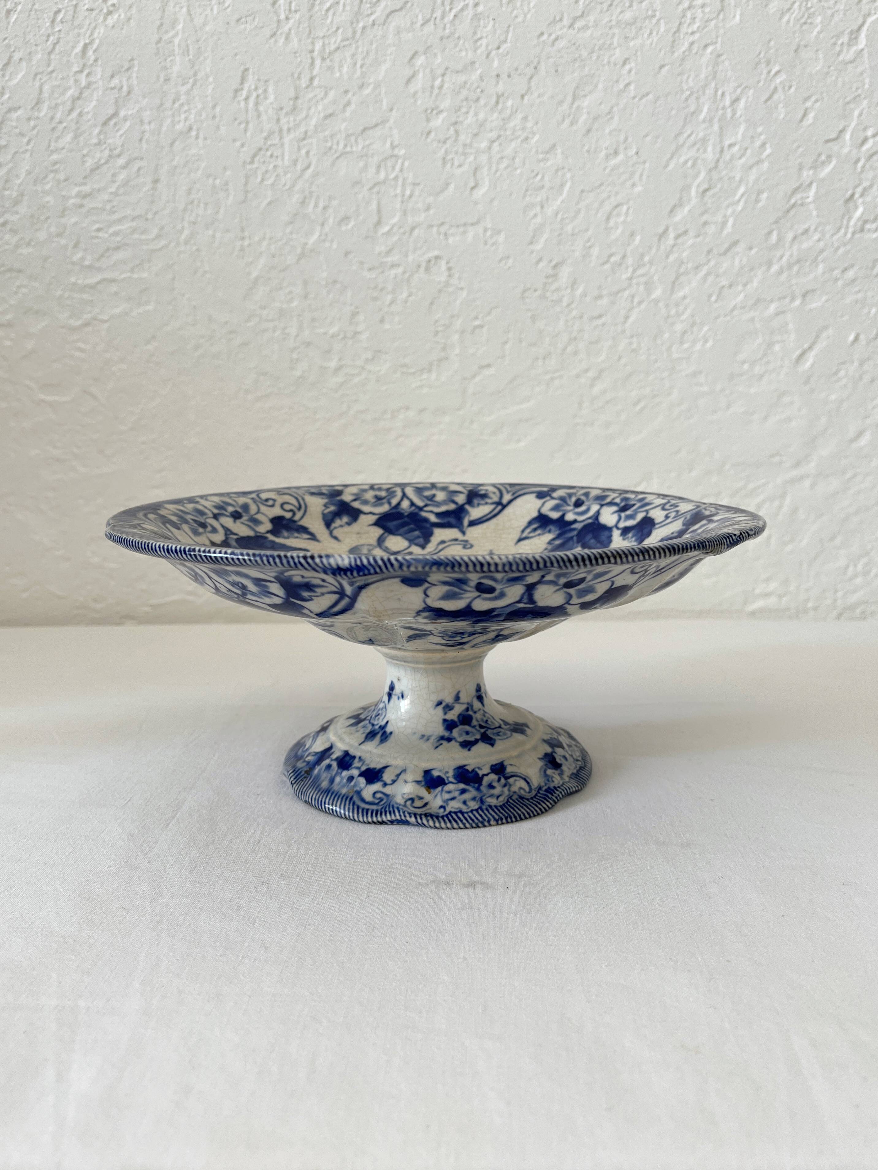 Flora ironstone fruit bowl, Creil and Montereau, late 19th century