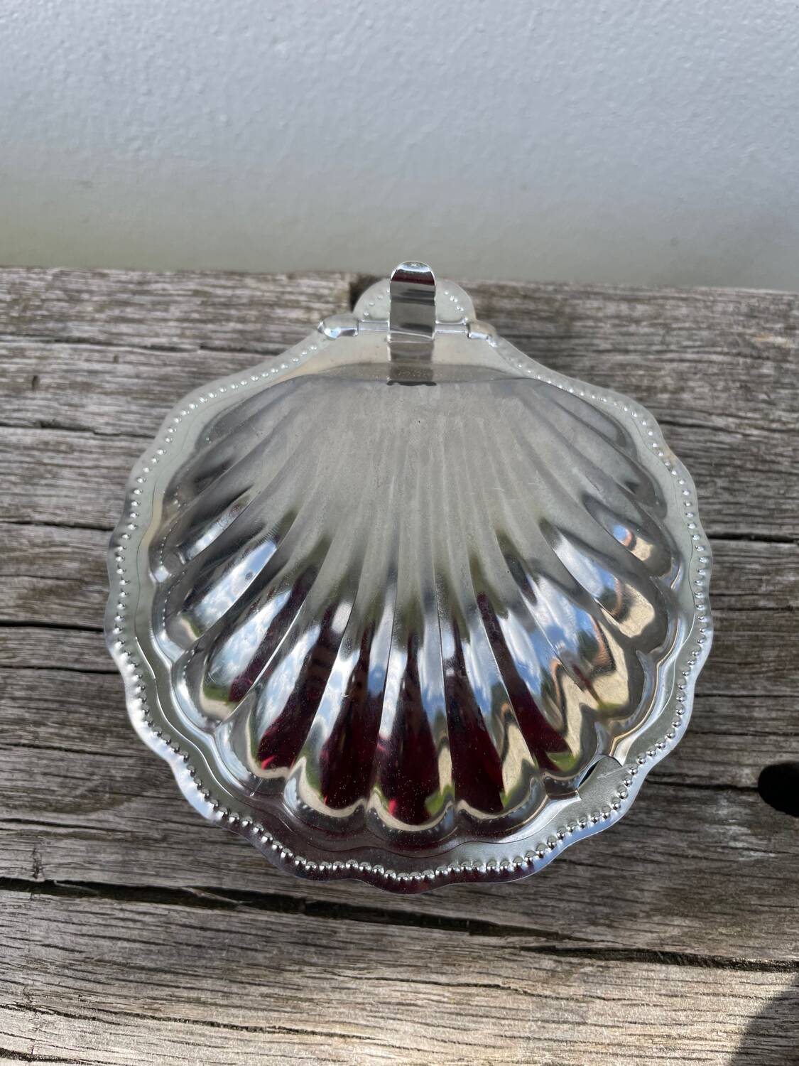 Silver-plated metal shell butter dish