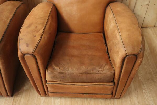 Paire de fauteuils club en cuir Art Déco 1930