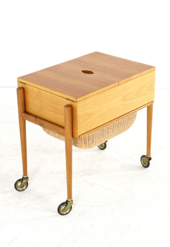 Lotos sewing box