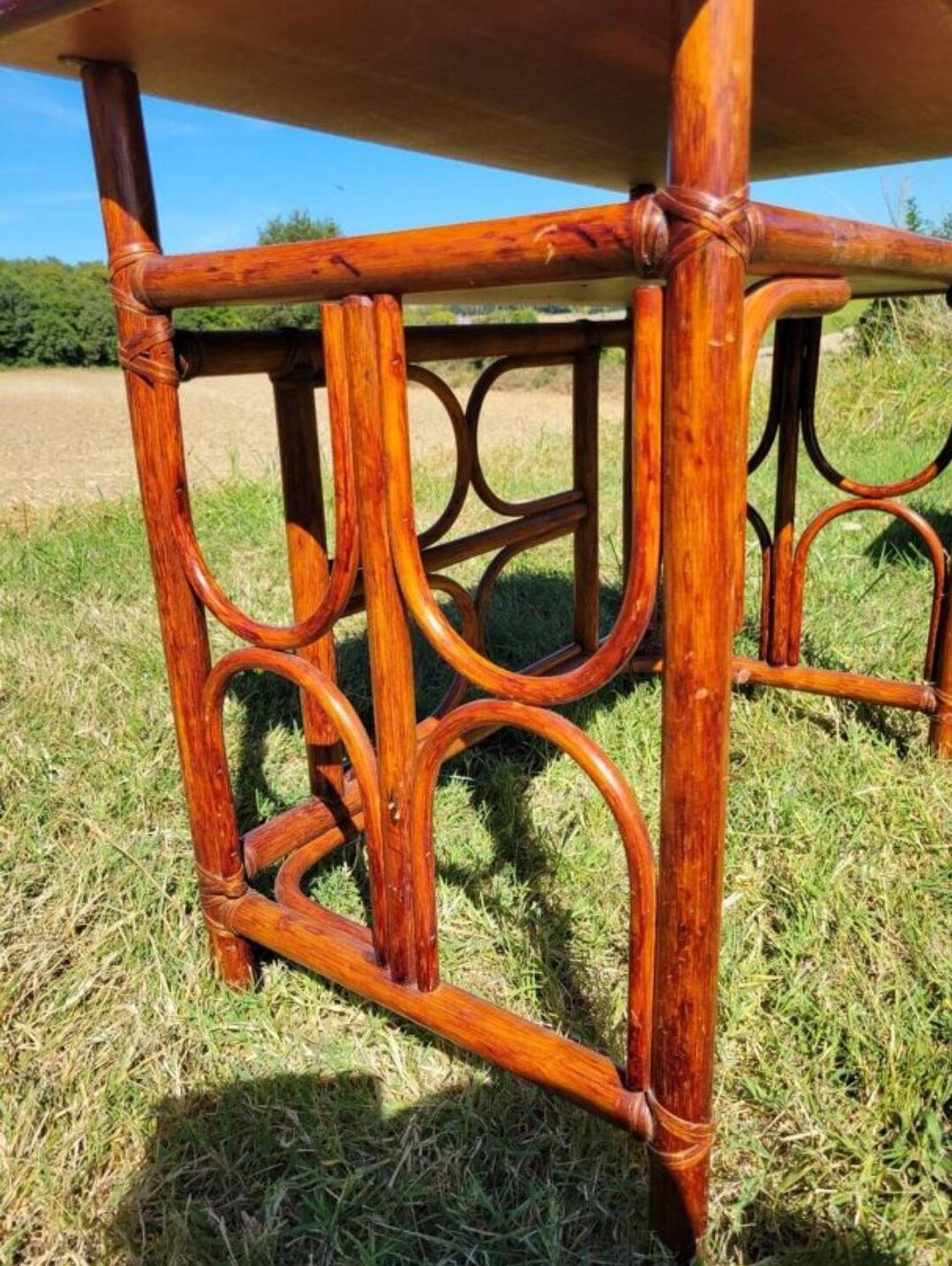 Bureau en bambou et rotin