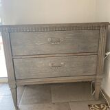 Loaf chest of drawers