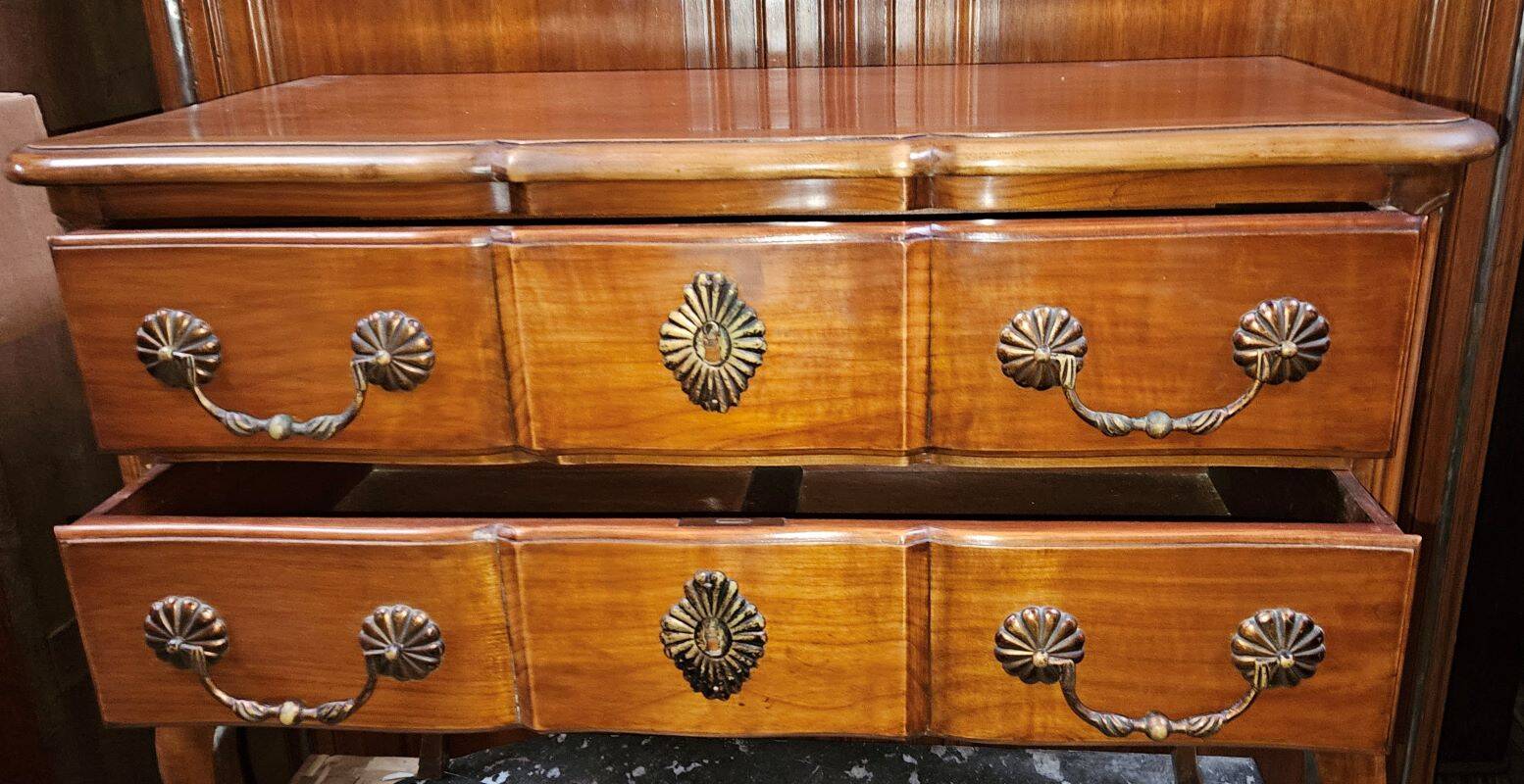 Small 2-Drawer Chest of Drawers