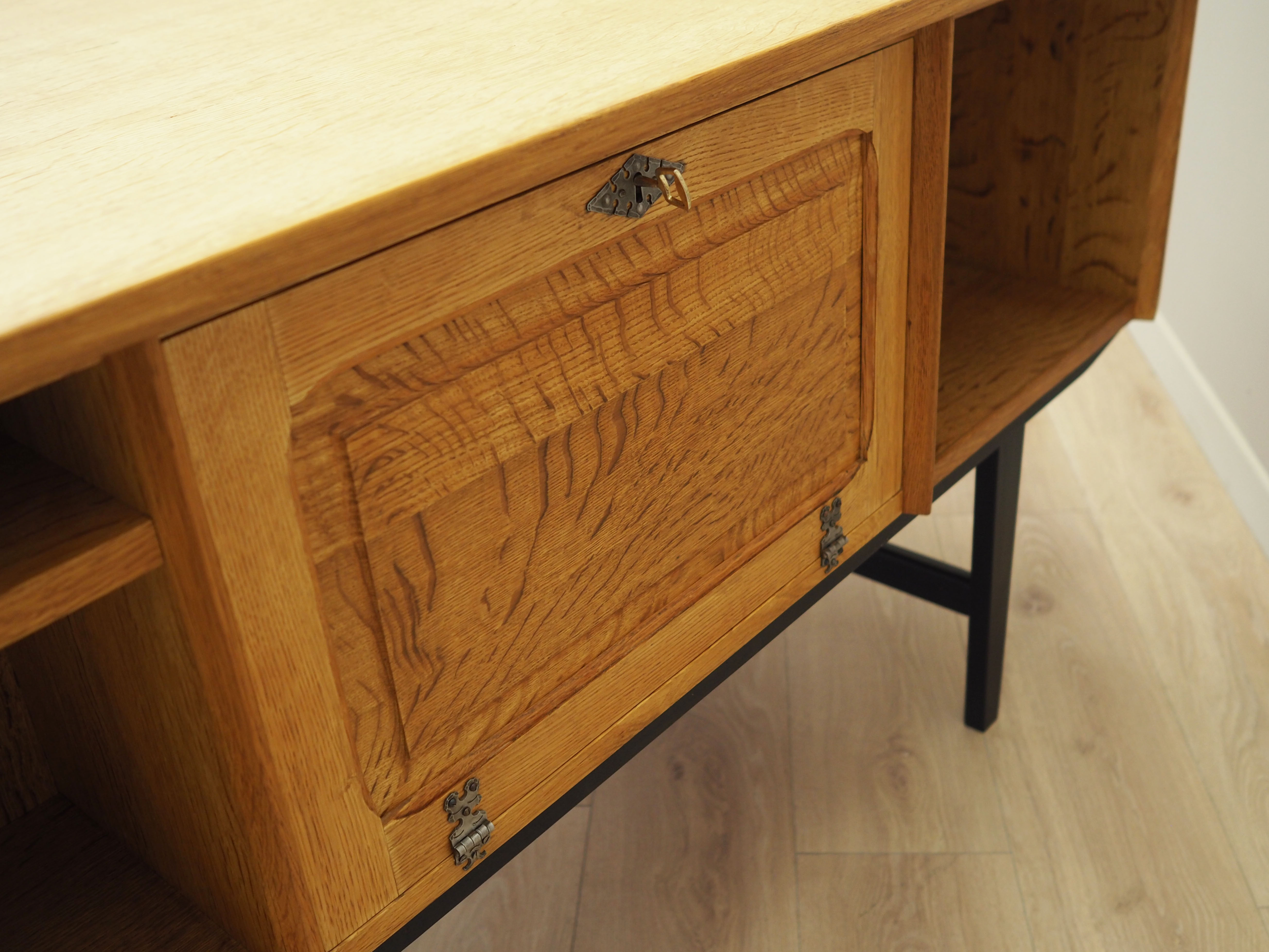 Oak desk, Danish design, 1960s, designer: Henning Kjaernulf