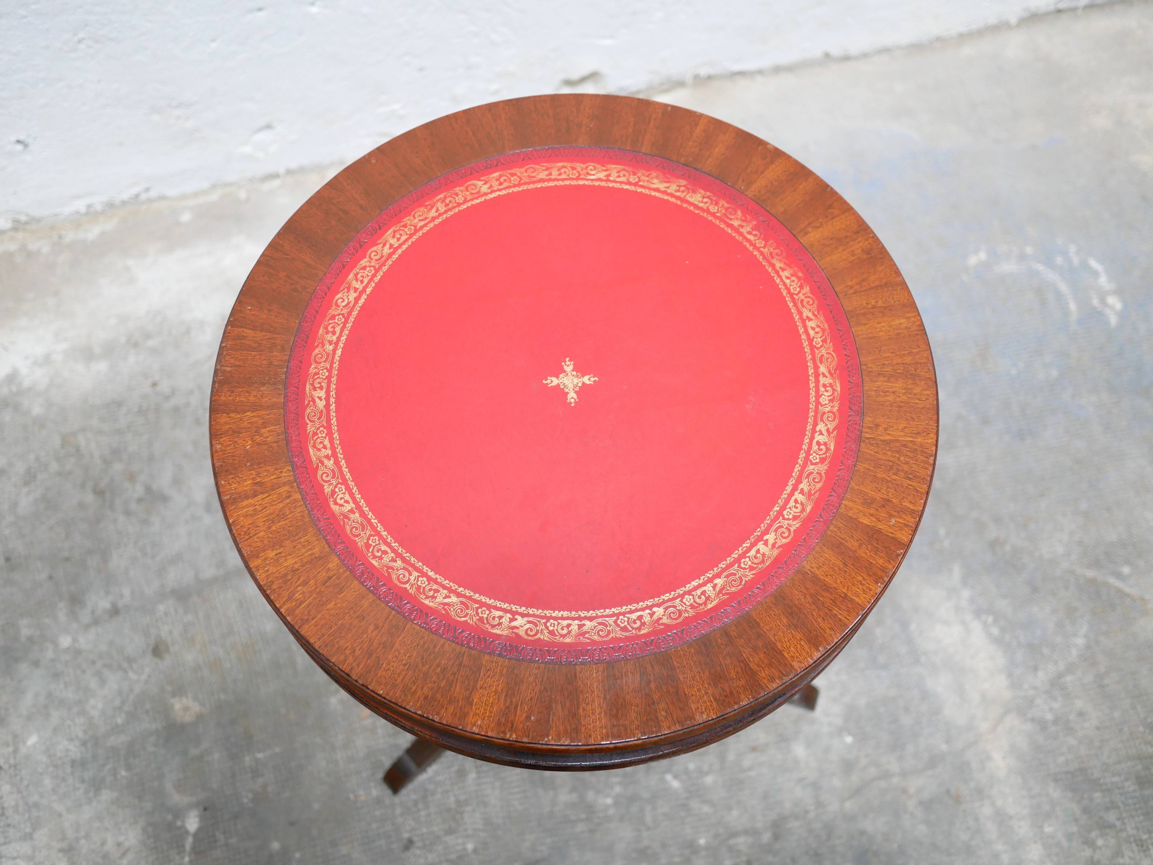 Vintage English pedestal table in wood and leather