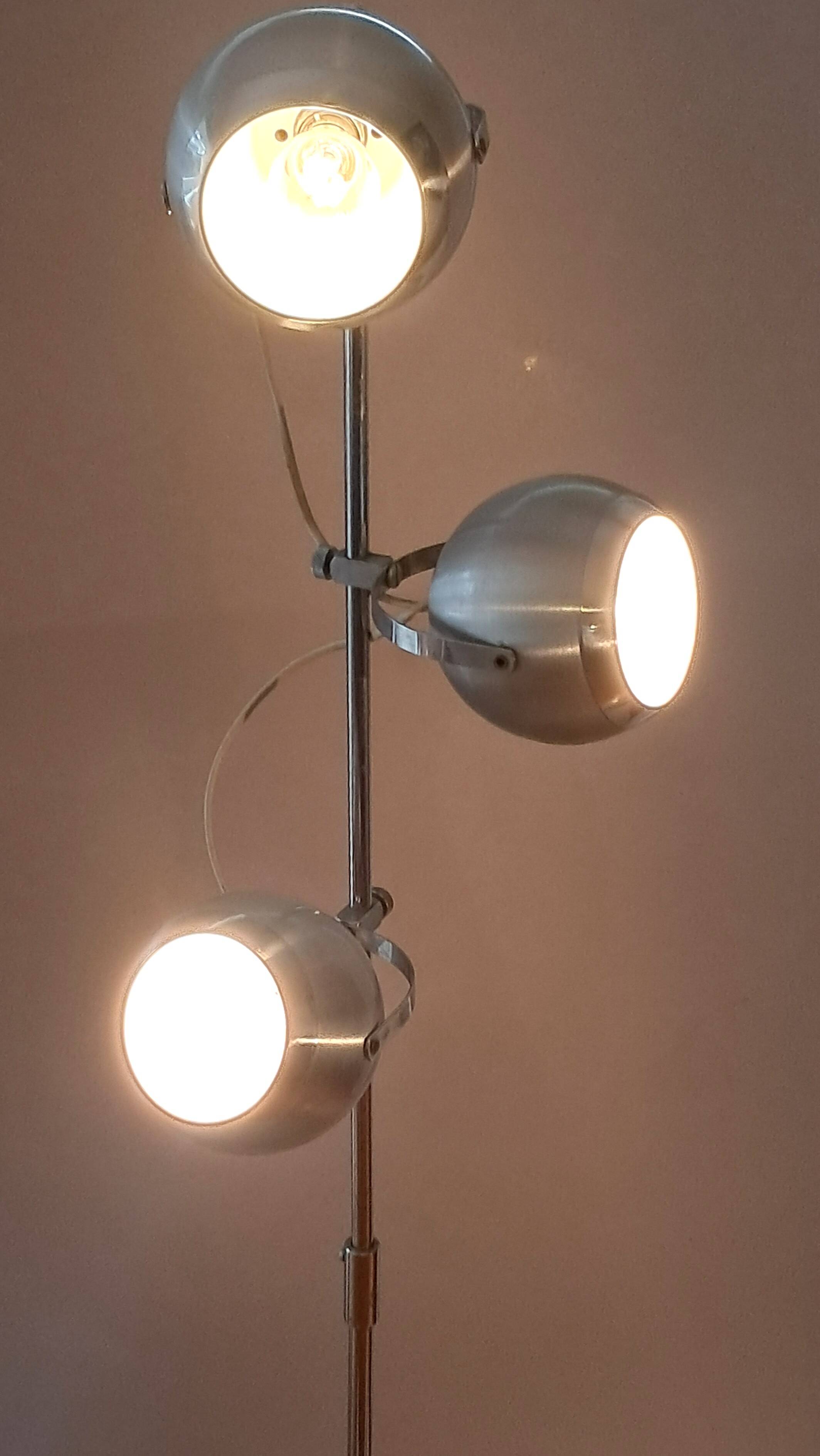 Vintage 1960s "Eyeball" 3-light floor lamp.