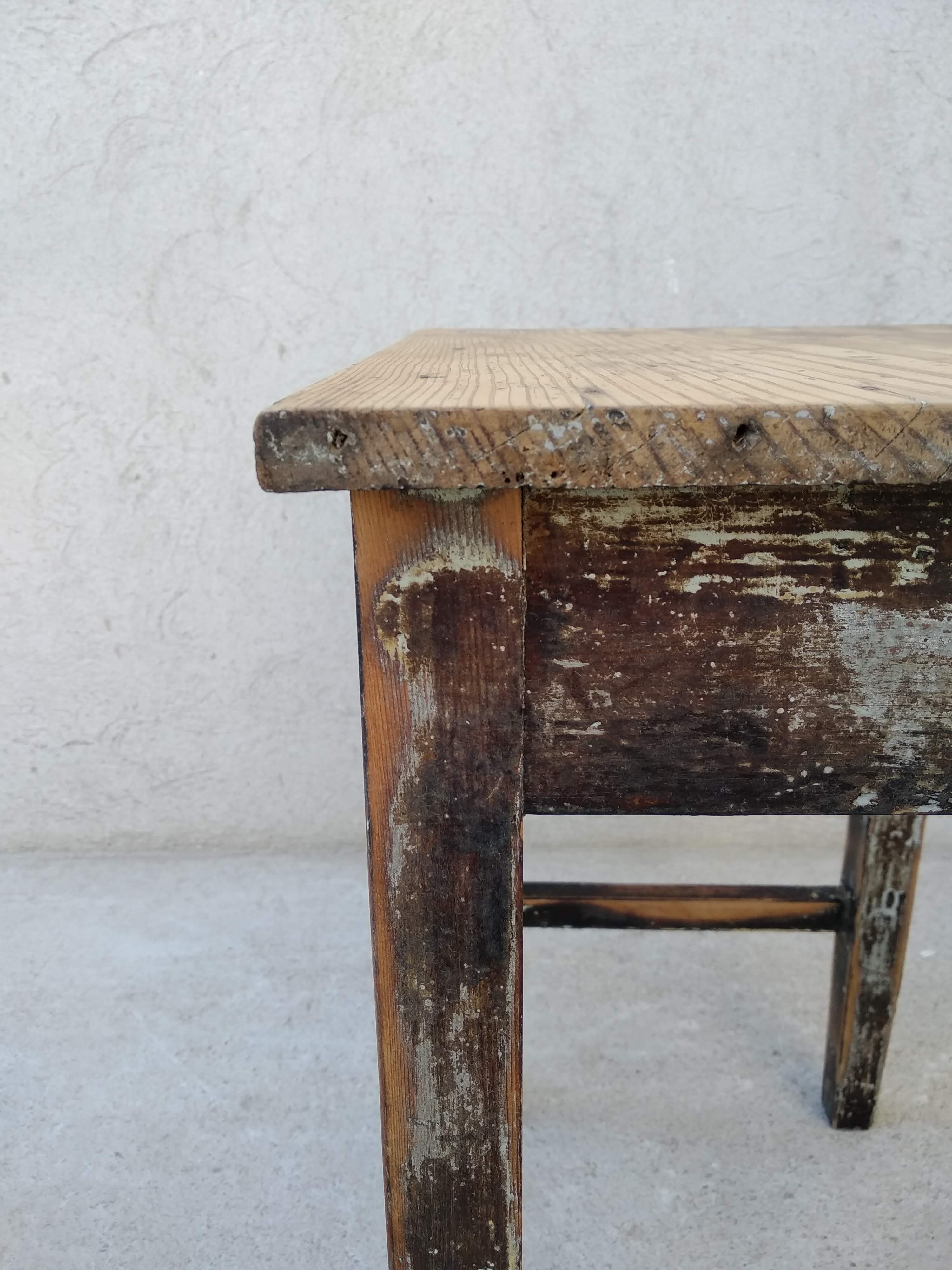 Table de ferme basse patinée