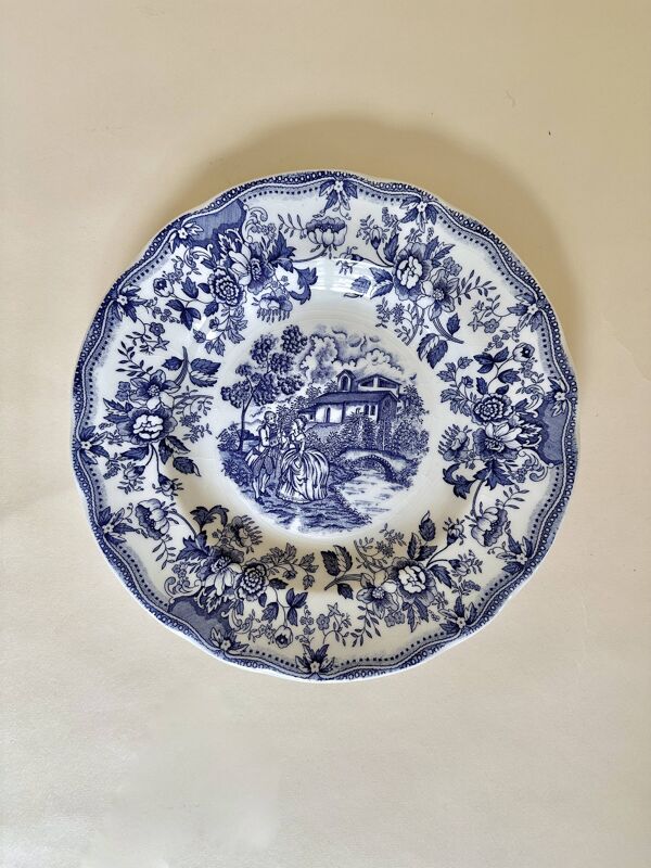 Set de cinq assiettes creuses anglaises, en céramique ironstone, scène romantique