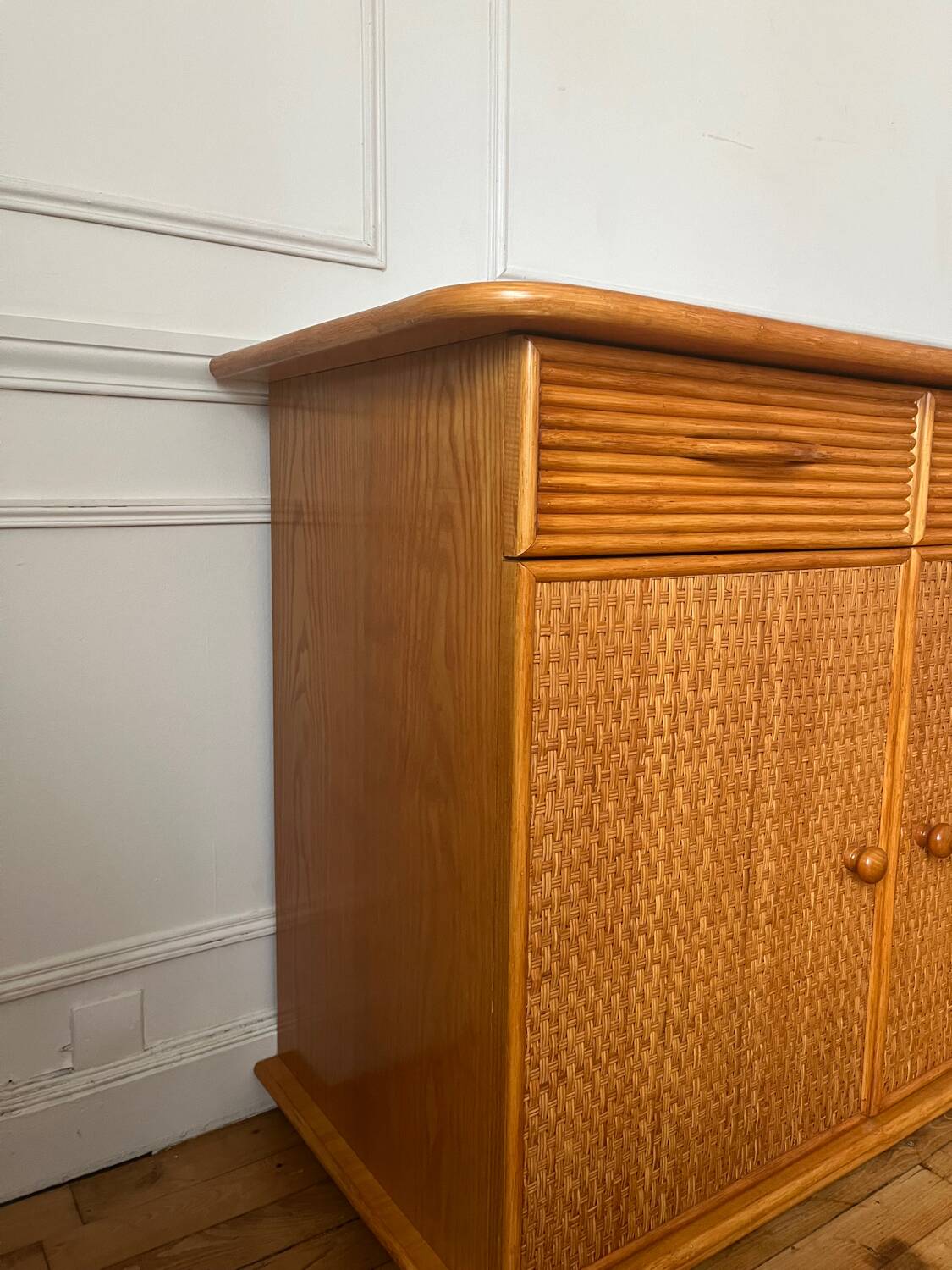 Buffet en bois et rotin
