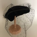 Hat holder milliner's accessory