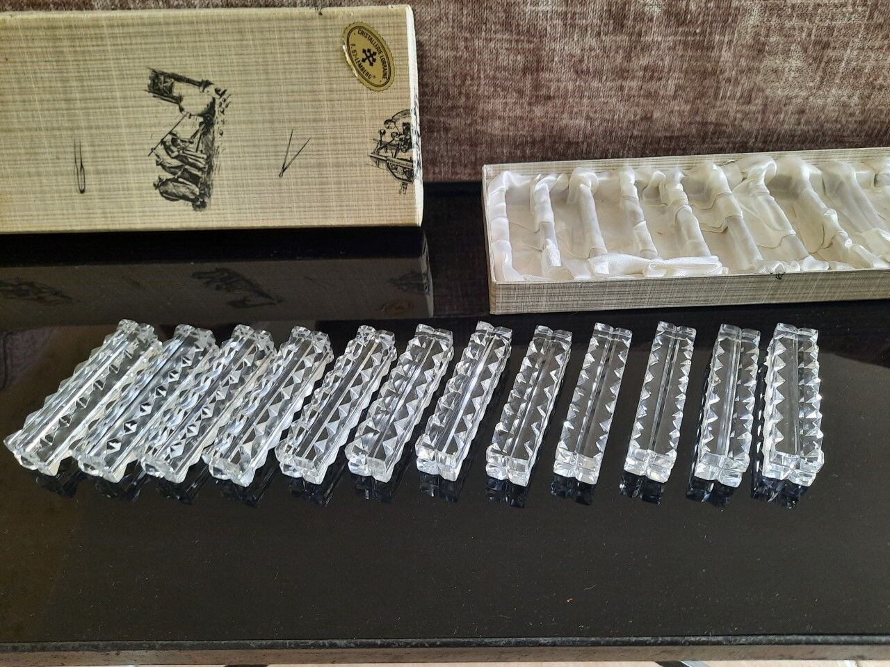 Box of 12 crystal knife holders