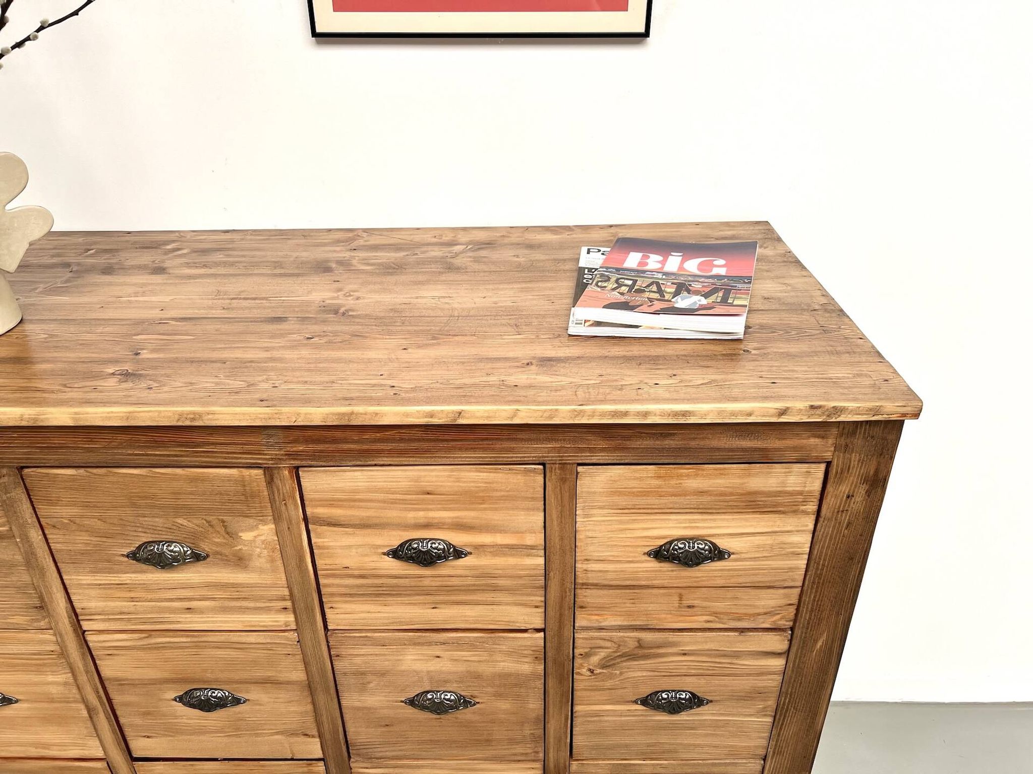 Craftsman's cabinet with 24 drawers in solid pine, 1950s.